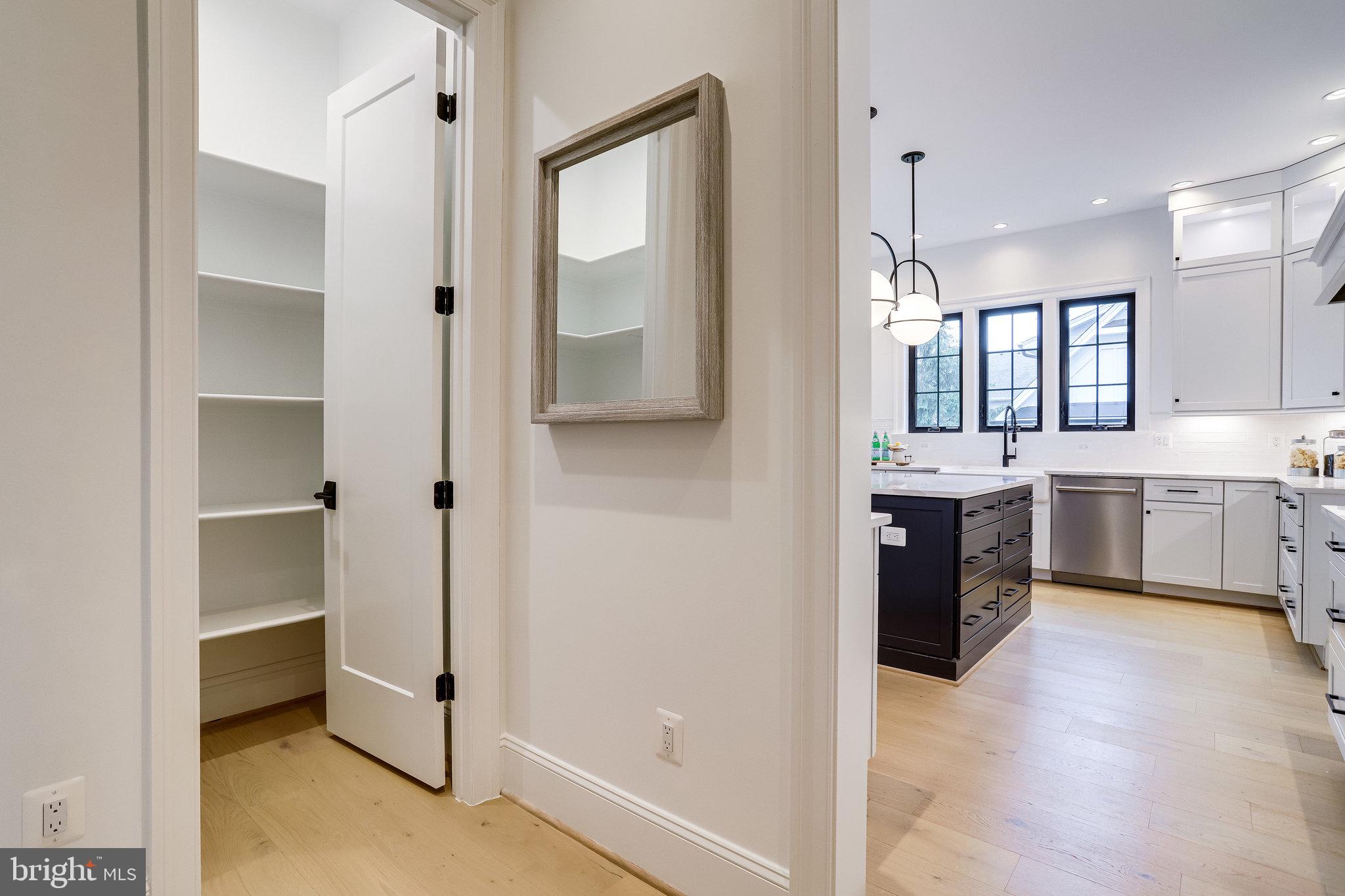 FALLS CHURCH PARK - Residential