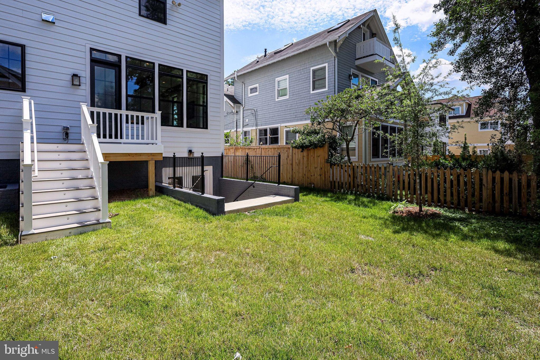 FALLS CHURCH PARK - Residential