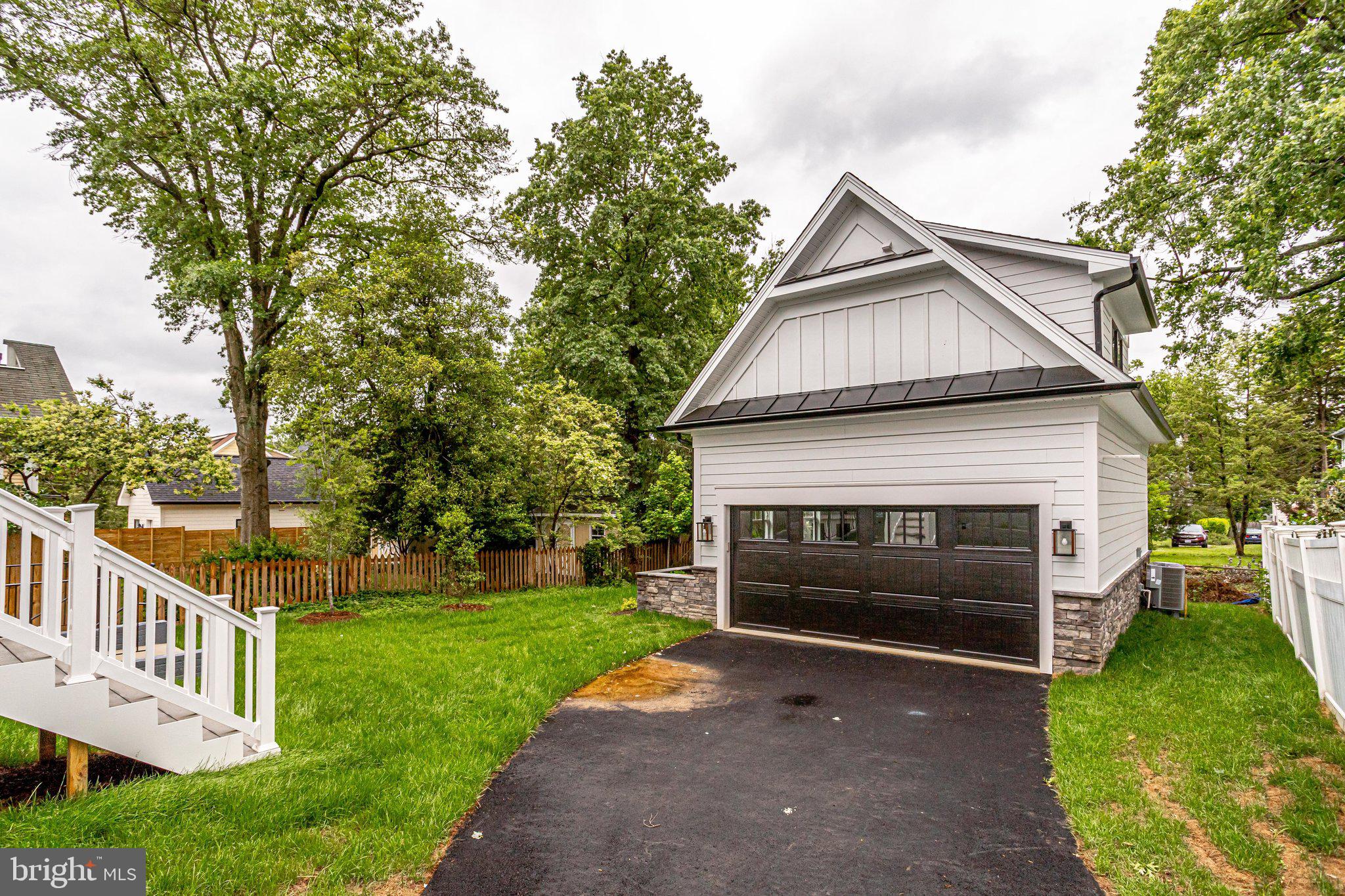 FALLS CHURCH PARK - Residential