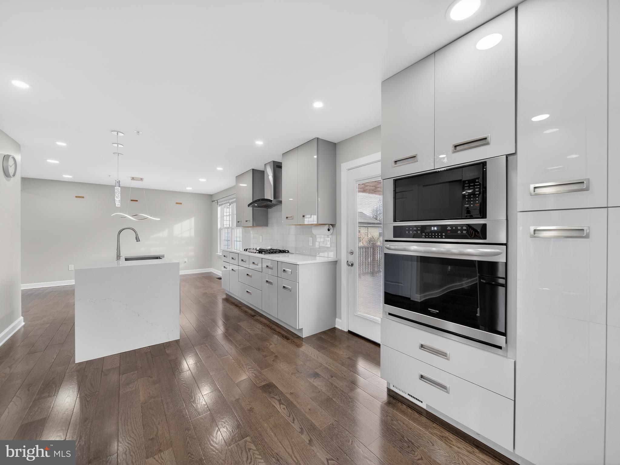 BROOKE HEIGHTS - Residential