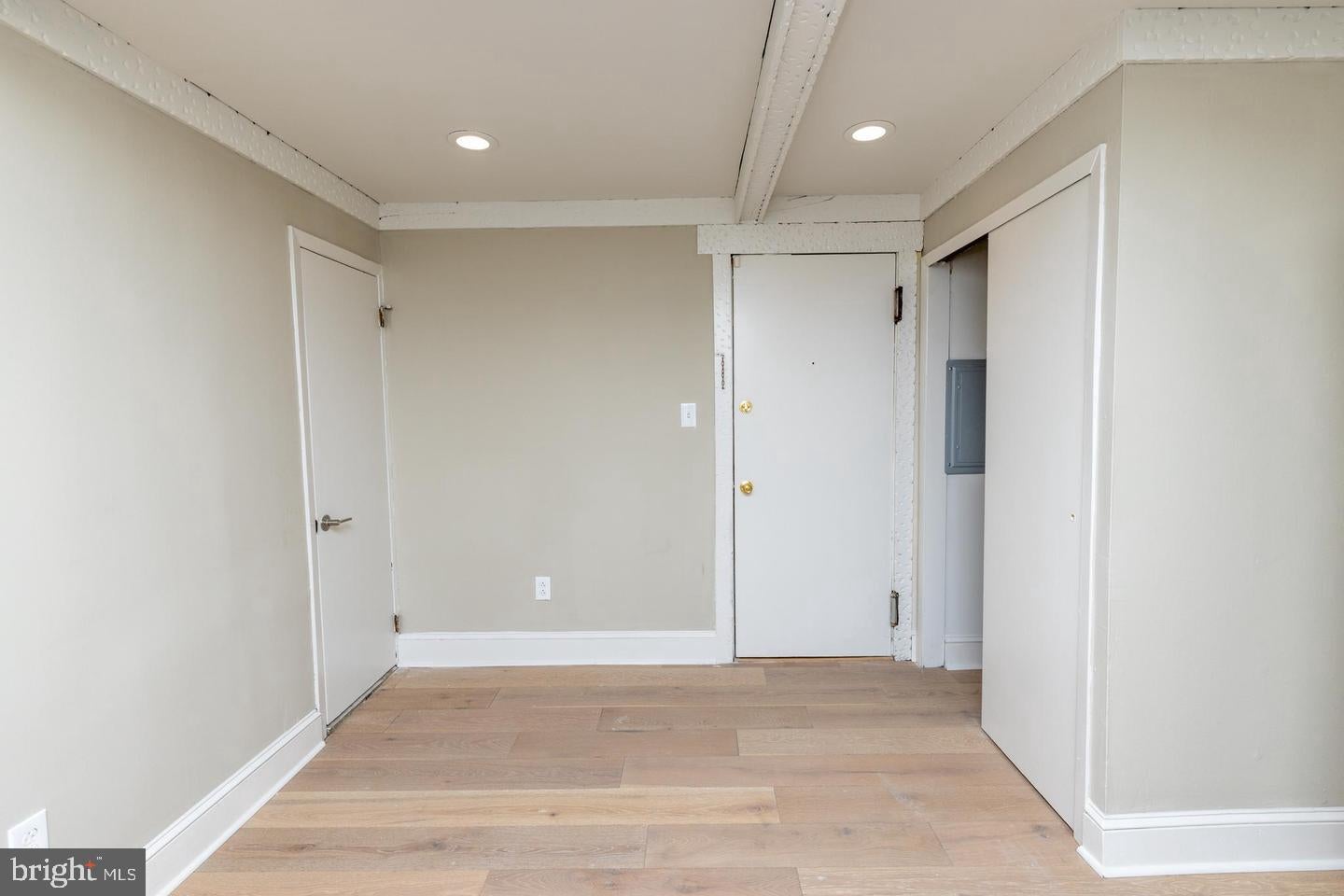 901 CLINTON STREET 3