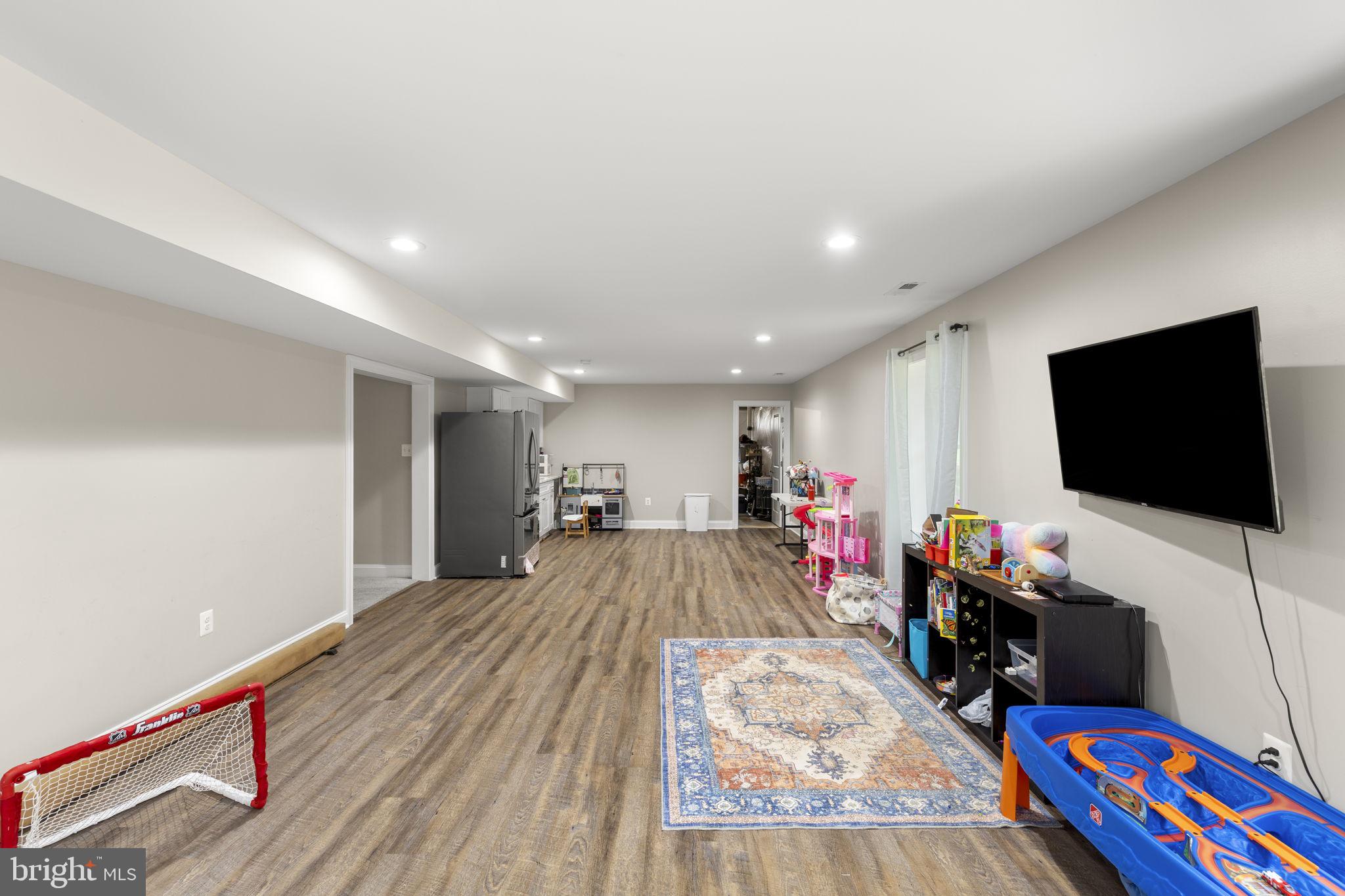 THE ESTATES AT LIGHT LANE - Residential