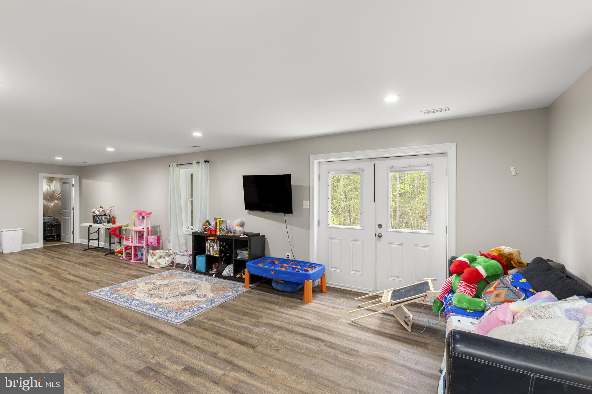 THE ESTATES AT LIGHT LANE - Residential