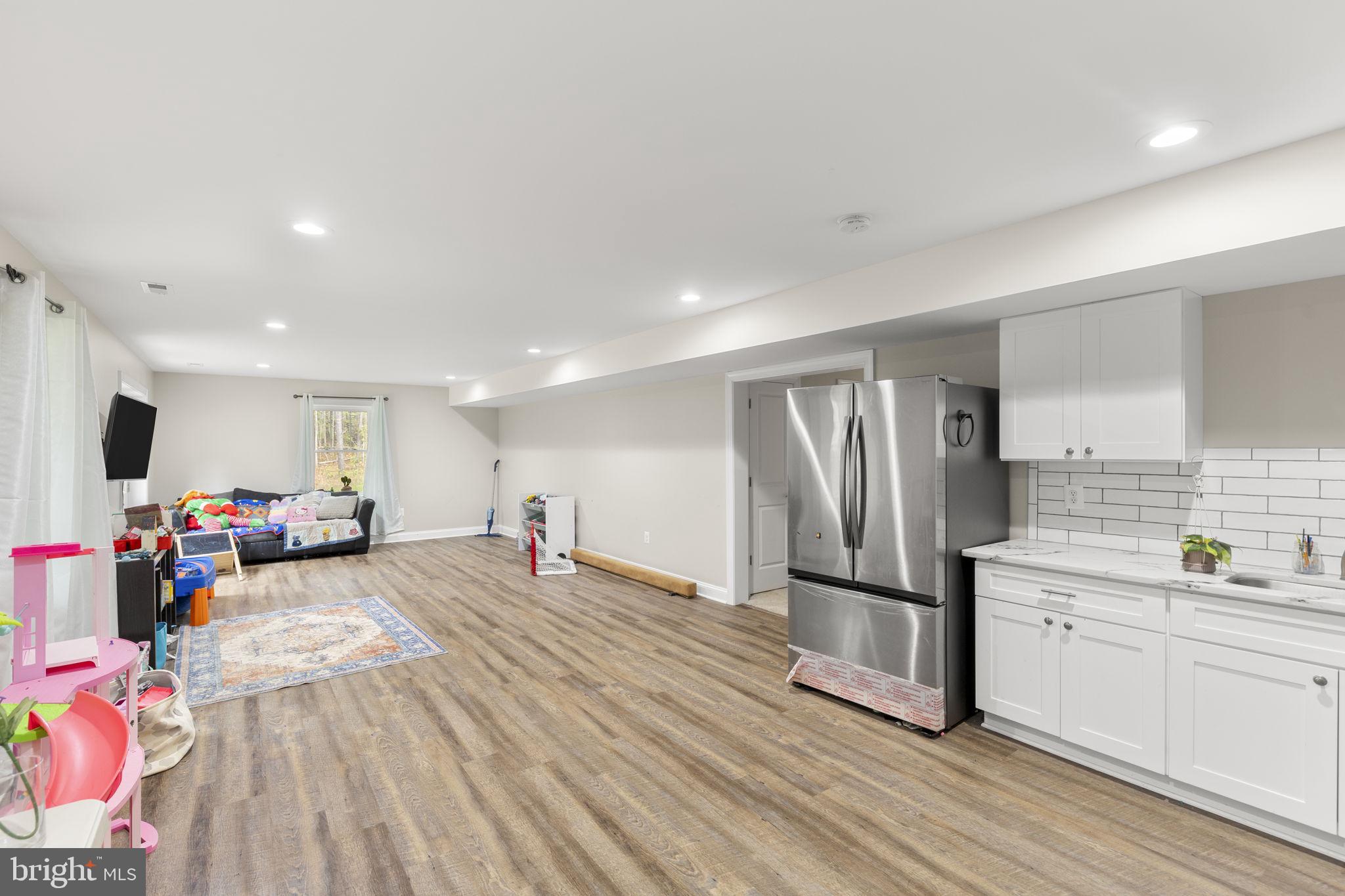 THE ESTATES AT LIGHT LANE - Residential