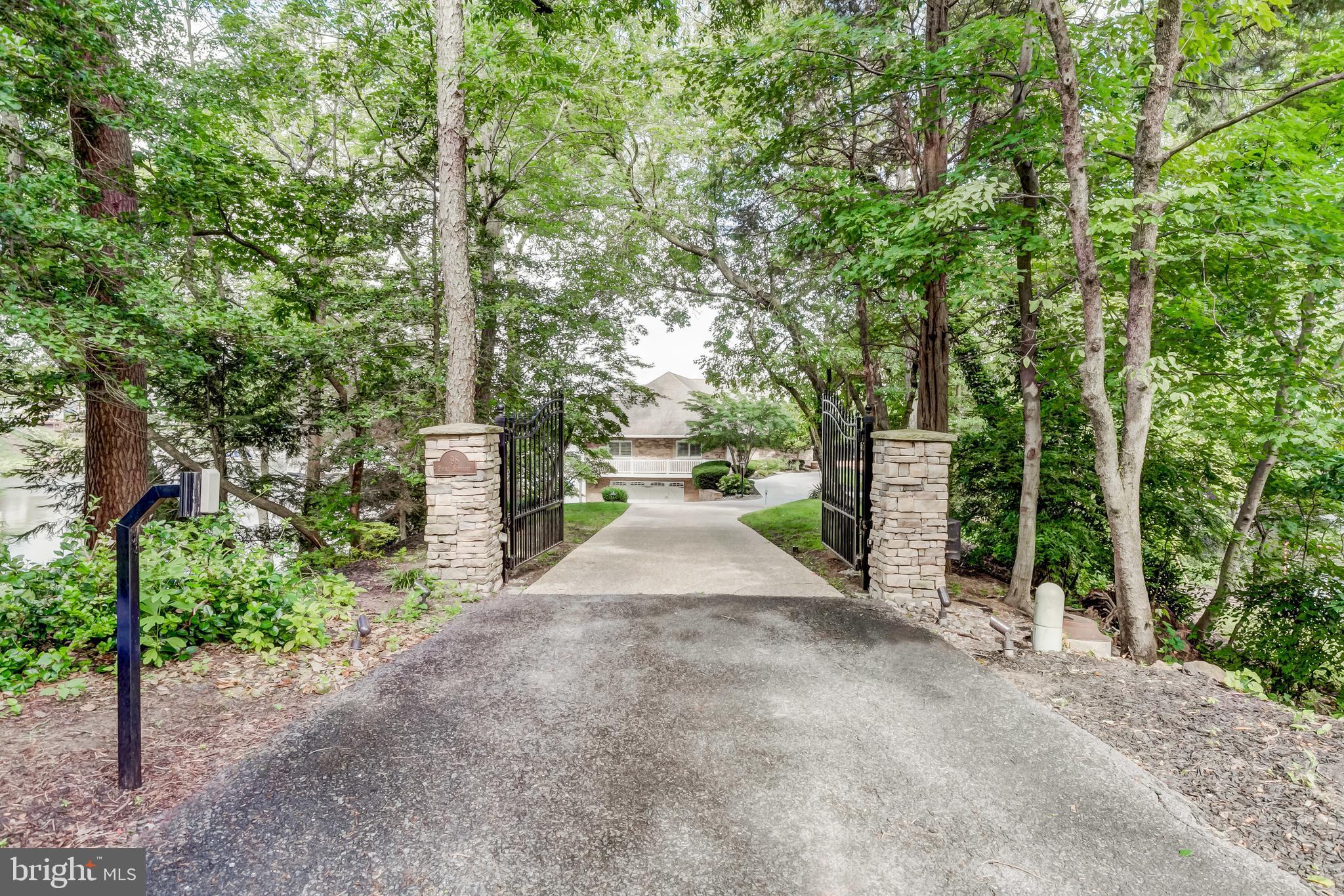 OLDE SEVERNA PARK - Residential