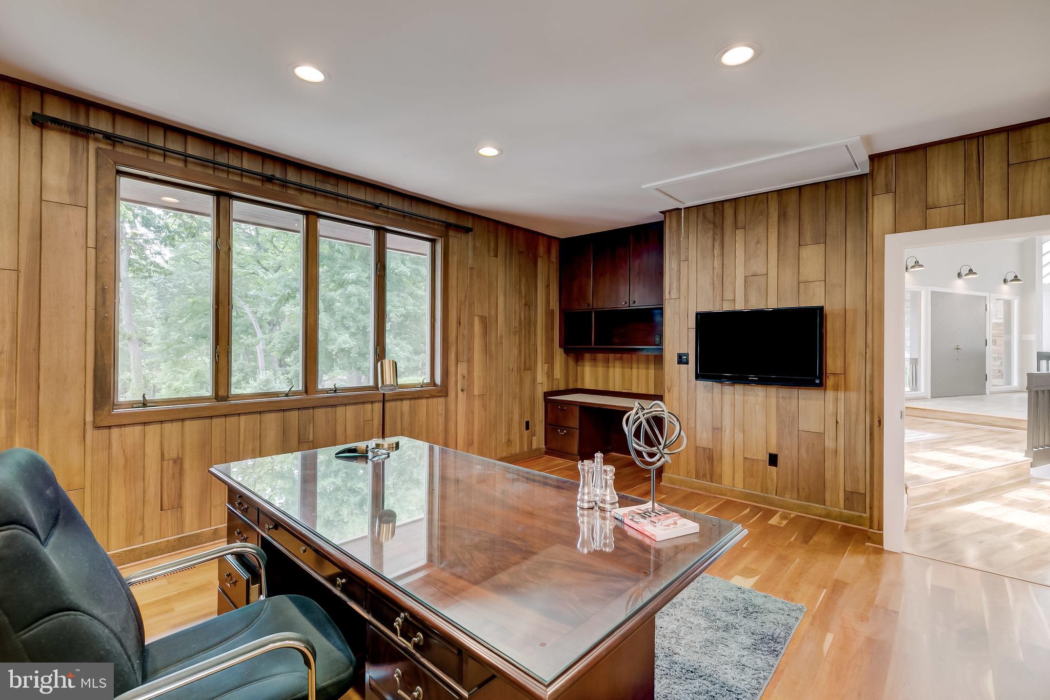 OLDE SEVERNA PARK - Residential