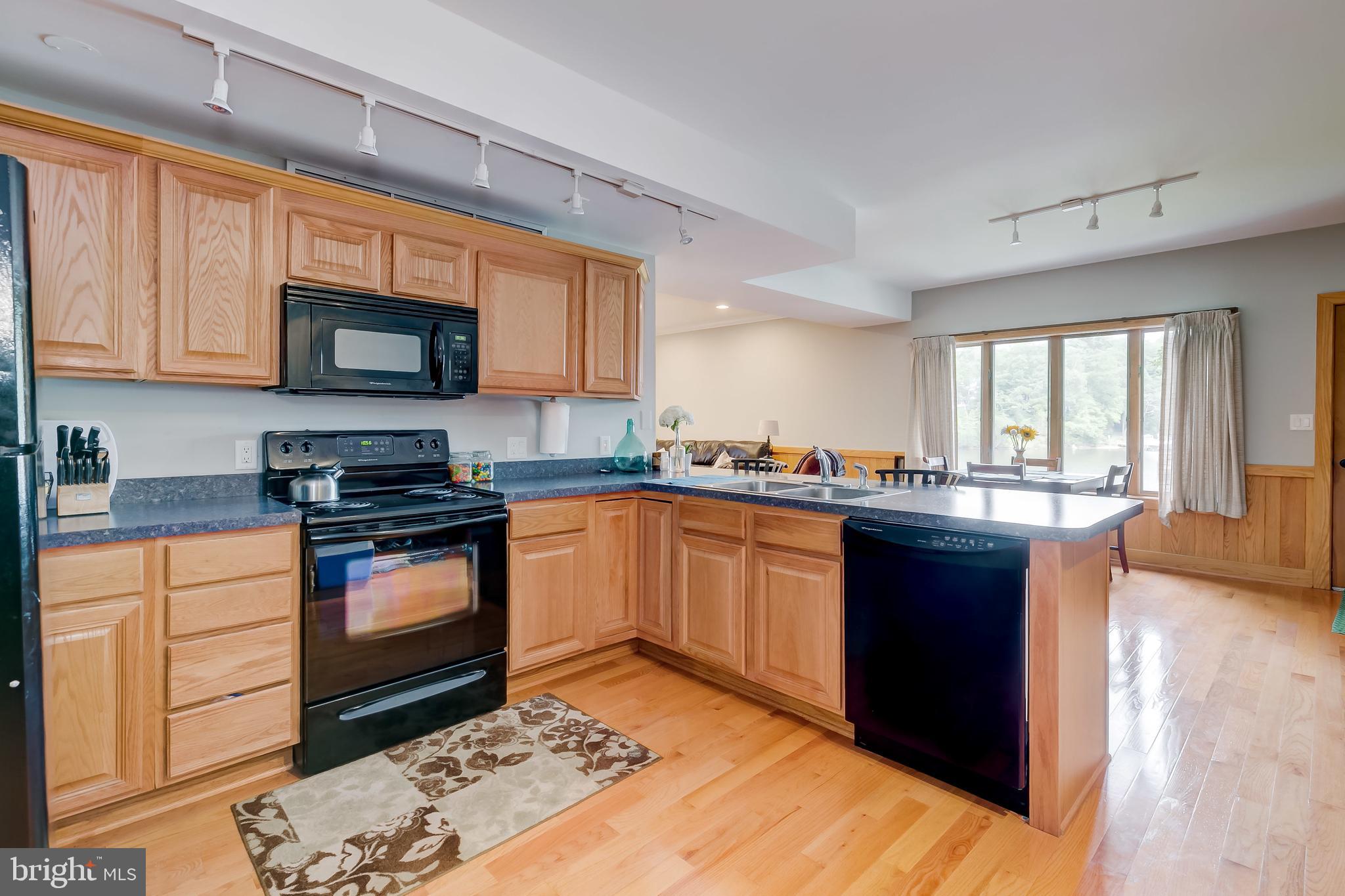 OLDE SEVERNA PARK - Residential