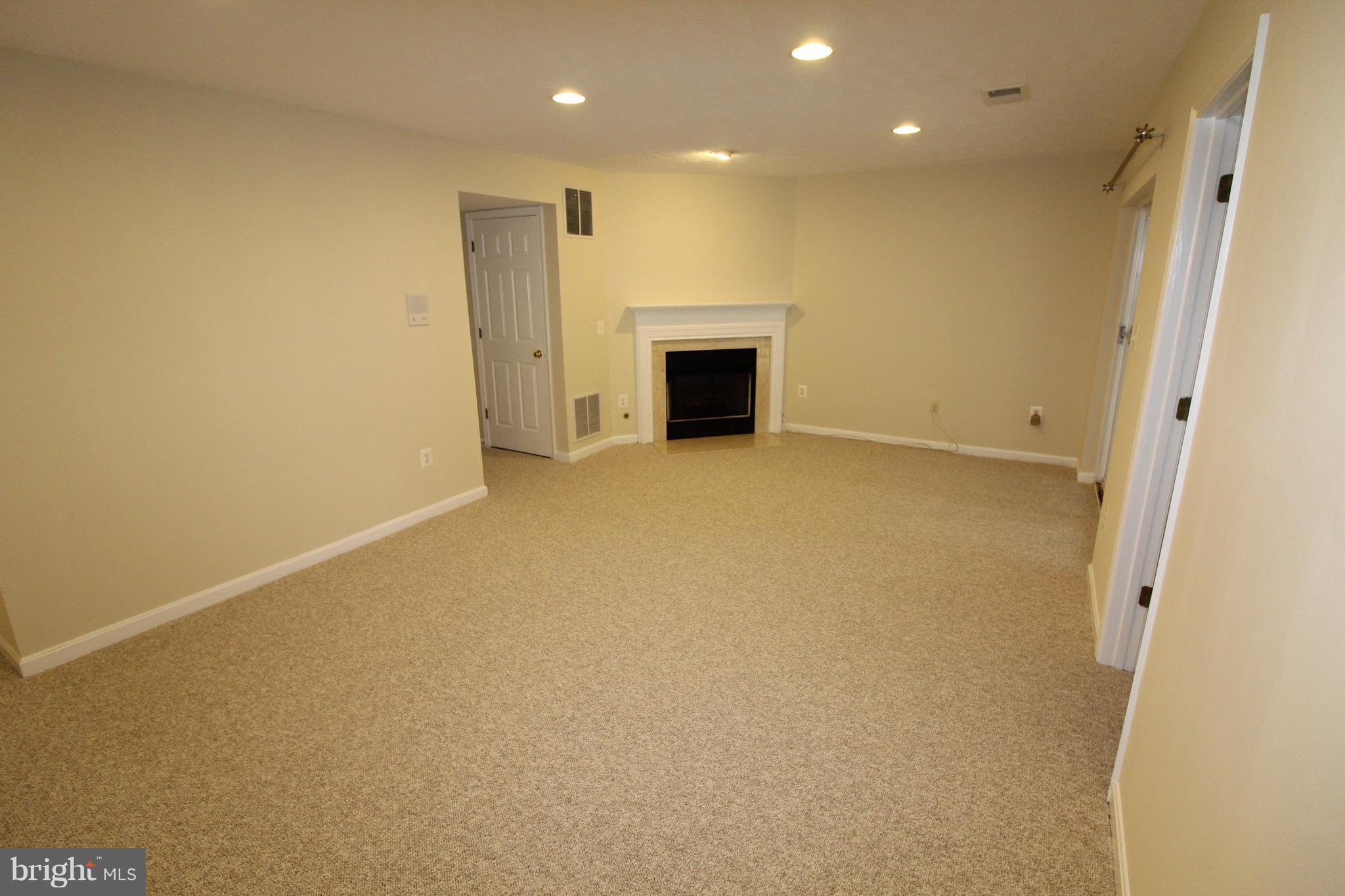 KINGSTOWNE - Residential Lease