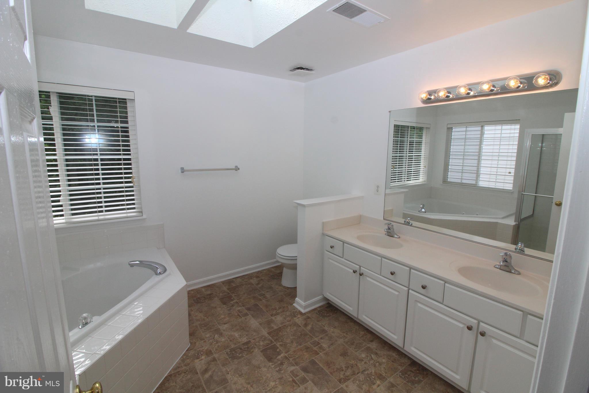 KINGSTOWNE - Residential Lease