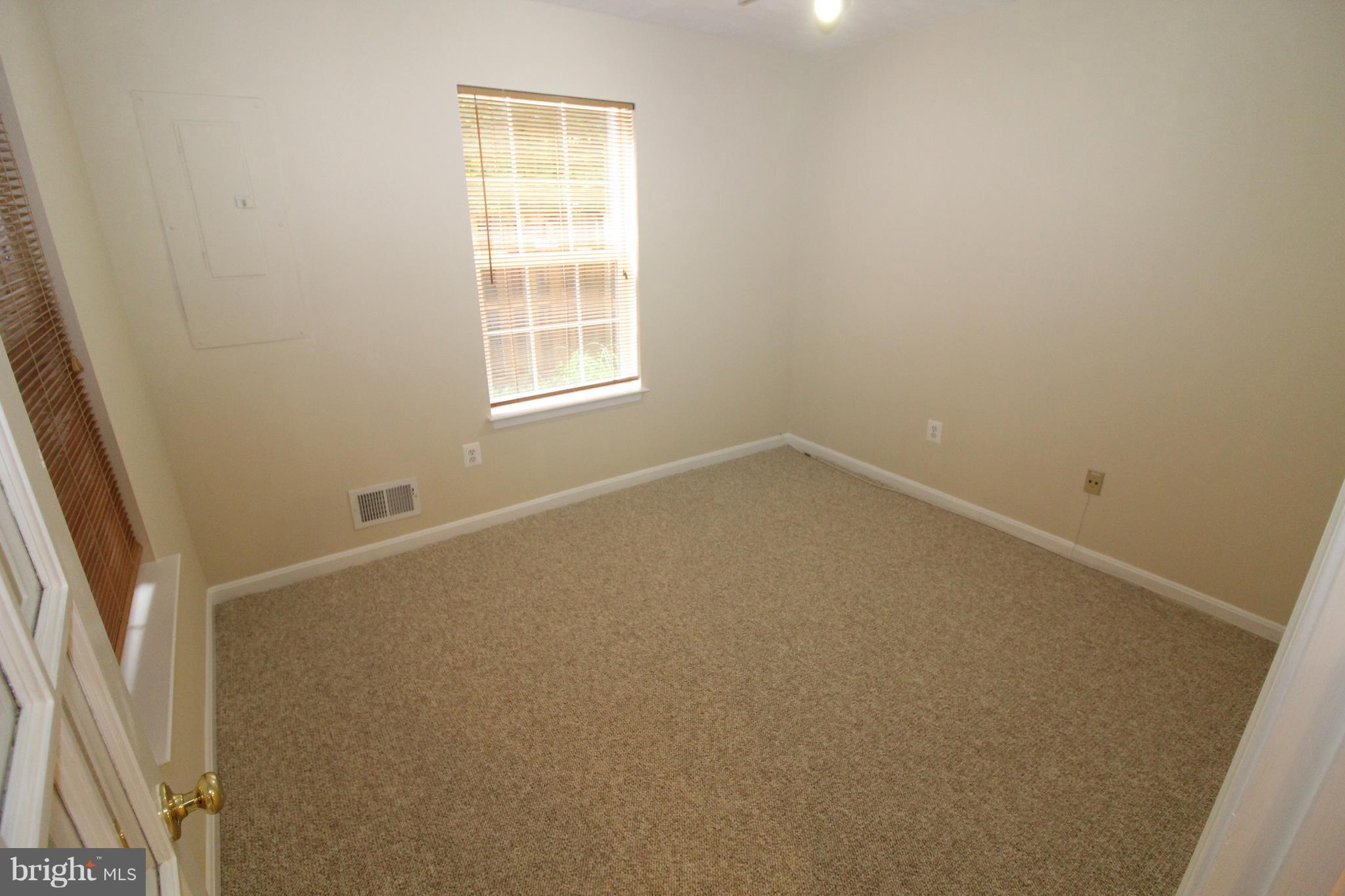 KINGSTOWNE - Residential Lease