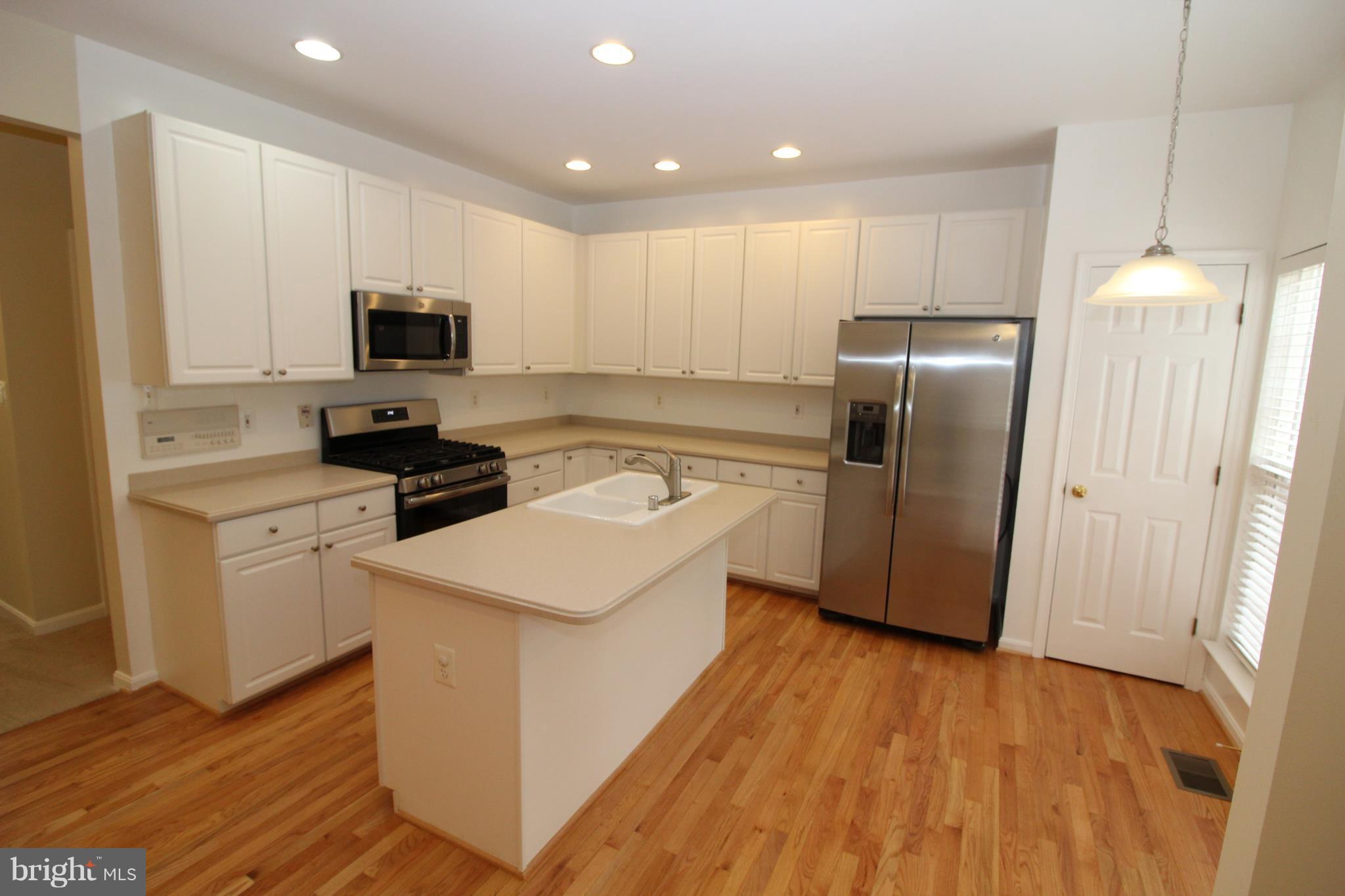 KINGSTOWNE - Residential Lease