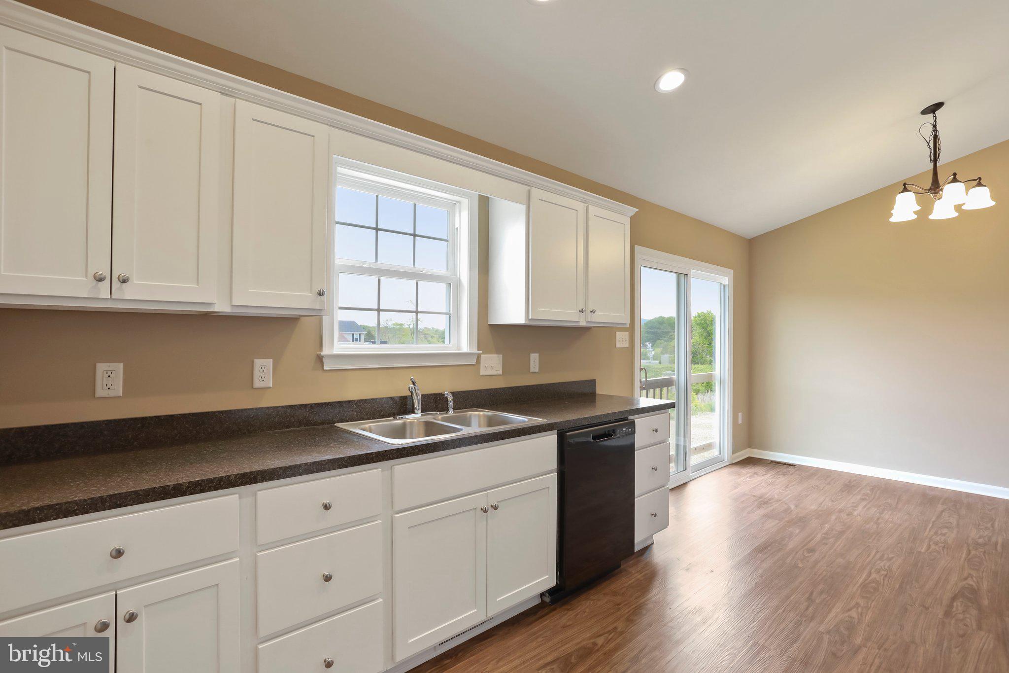 MADISON ESTATES - Residential