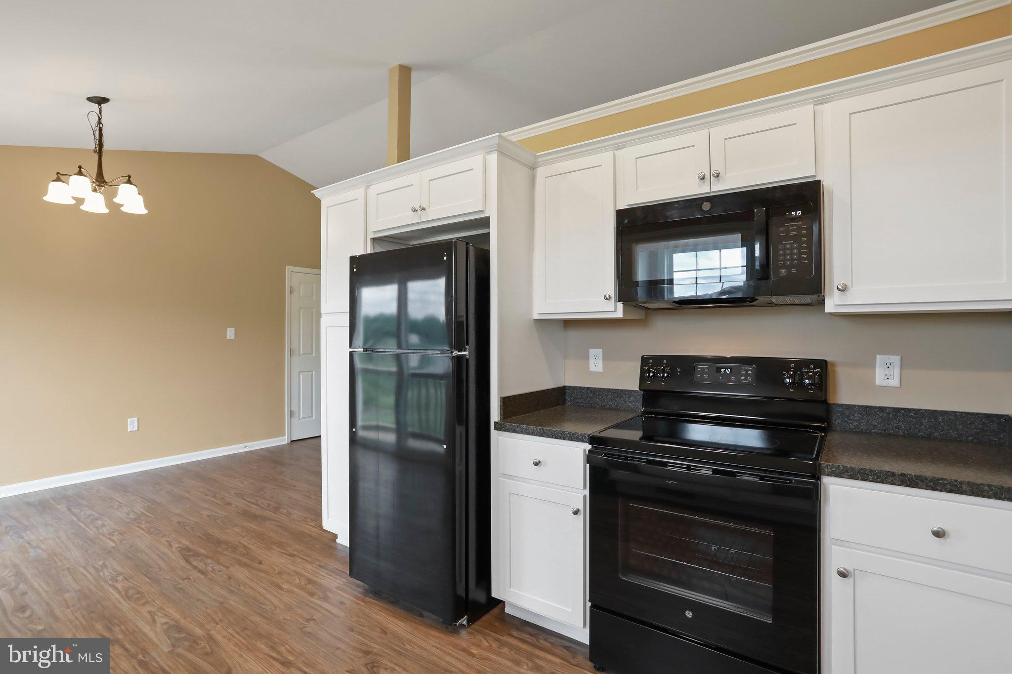 MADISON ESTATES - Residential