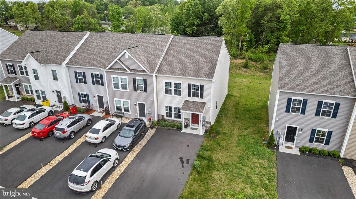 WHISPERING PINES - Residential