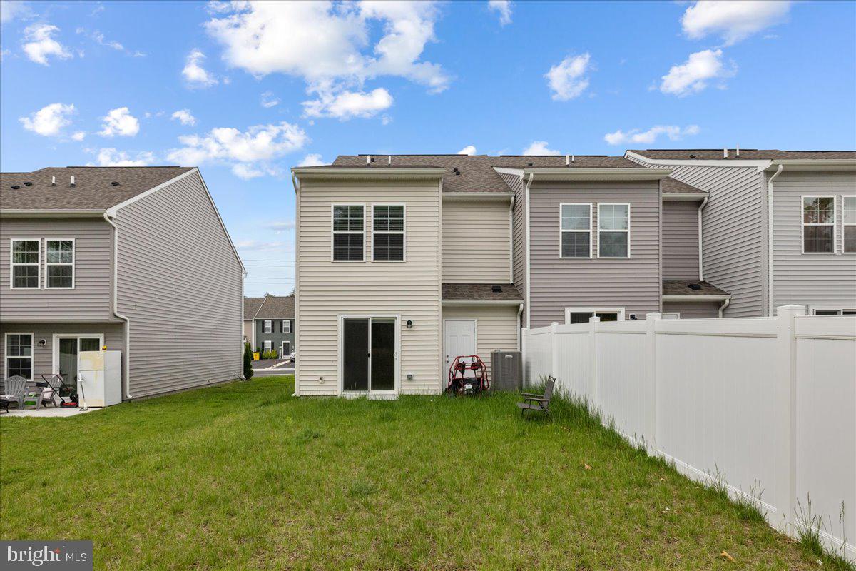 WHISPERING PINES - Residential