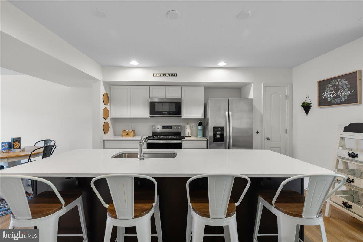 WHISPERING PINES - Residential