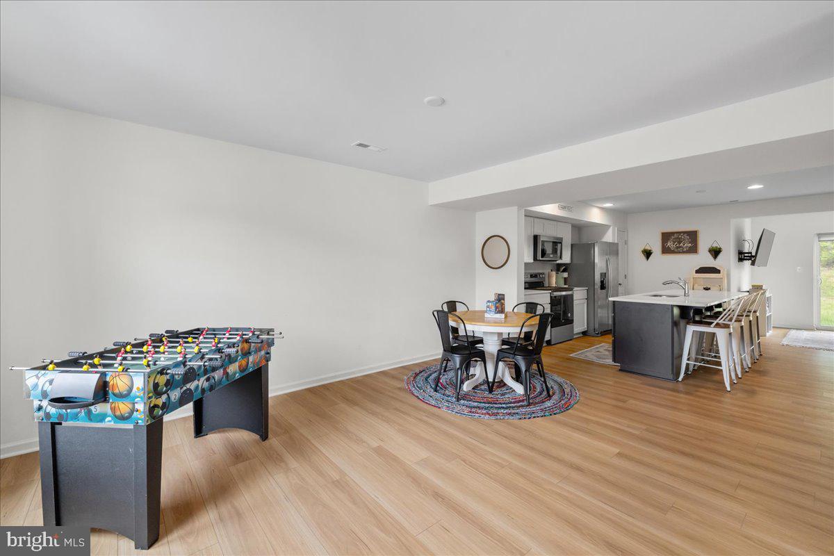 WHISPERING PINES - Residential