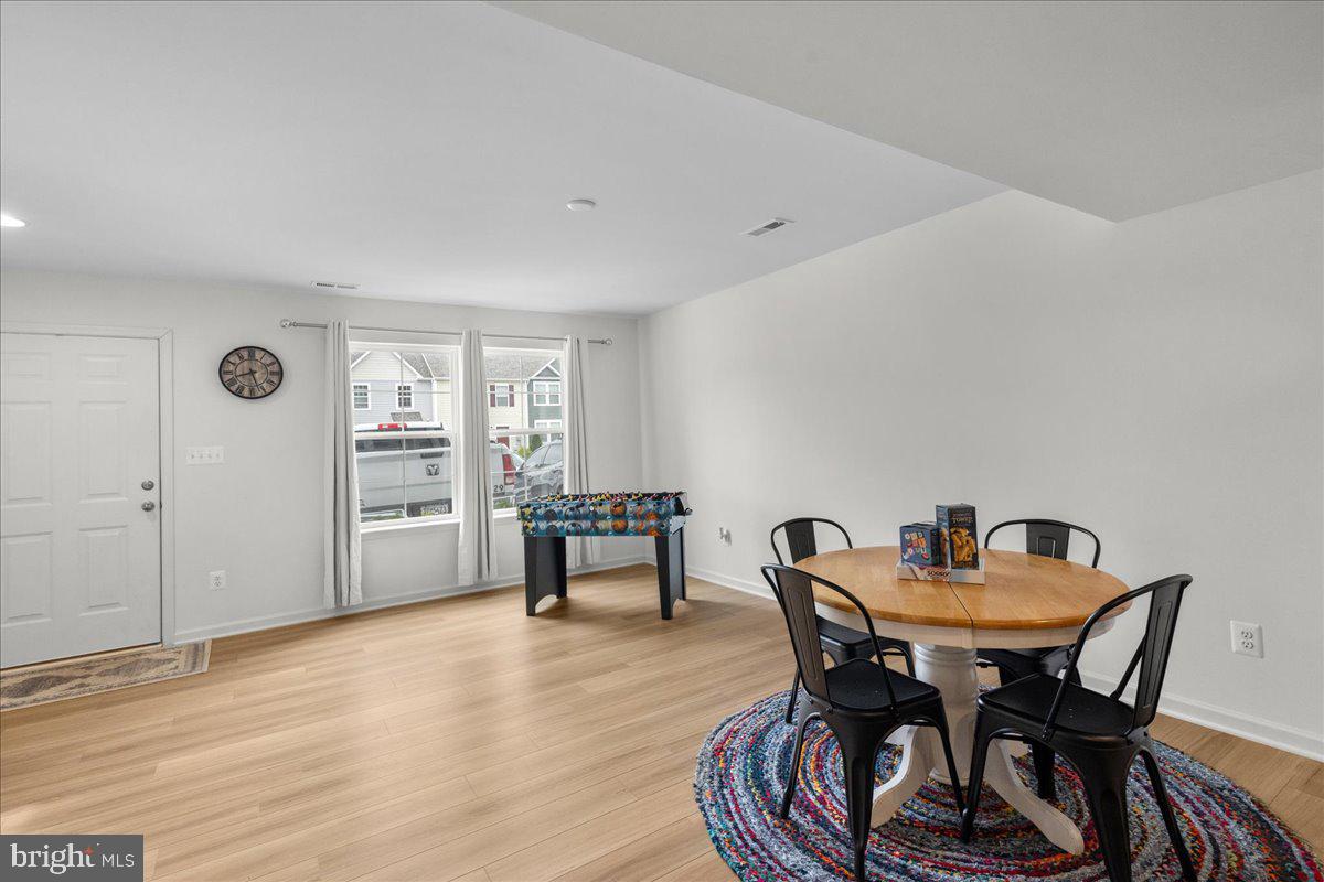 WHISPERING PINES - Residential