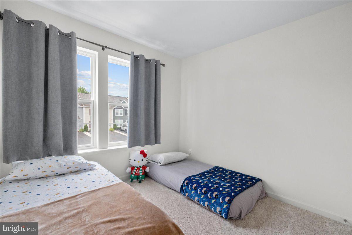 WHISPERING PINES - Residential