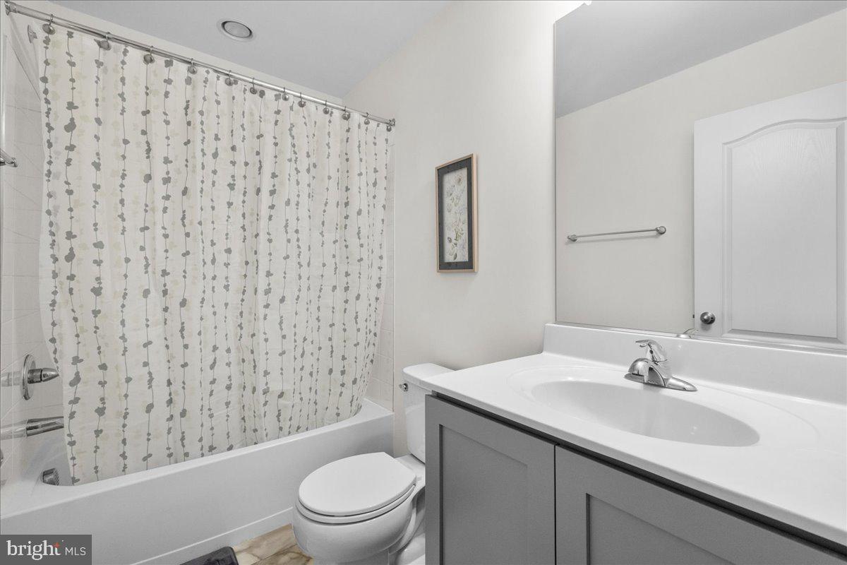 WHISPERING PINES - Residential