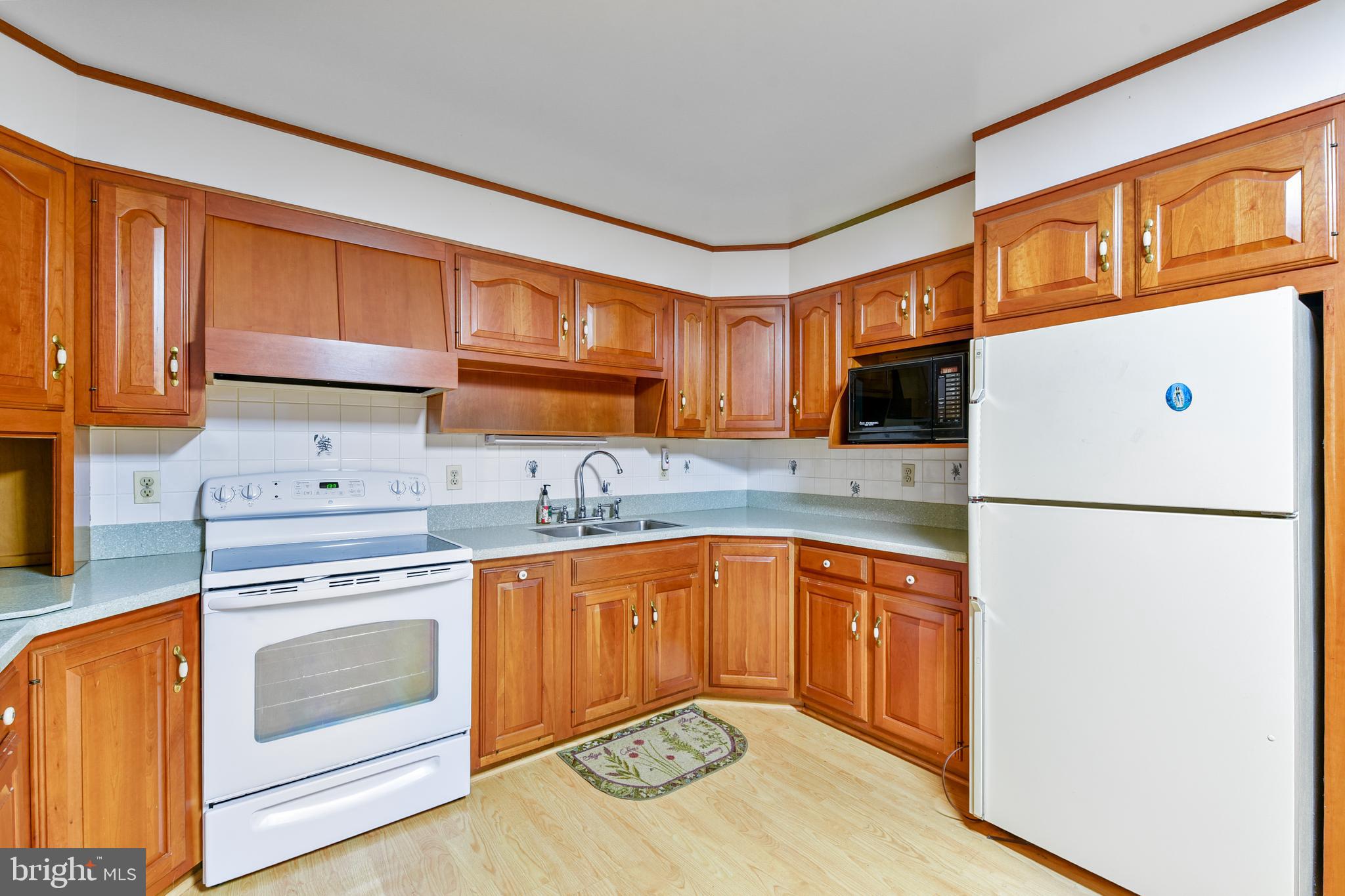 SUNSET KNOLL - Residential