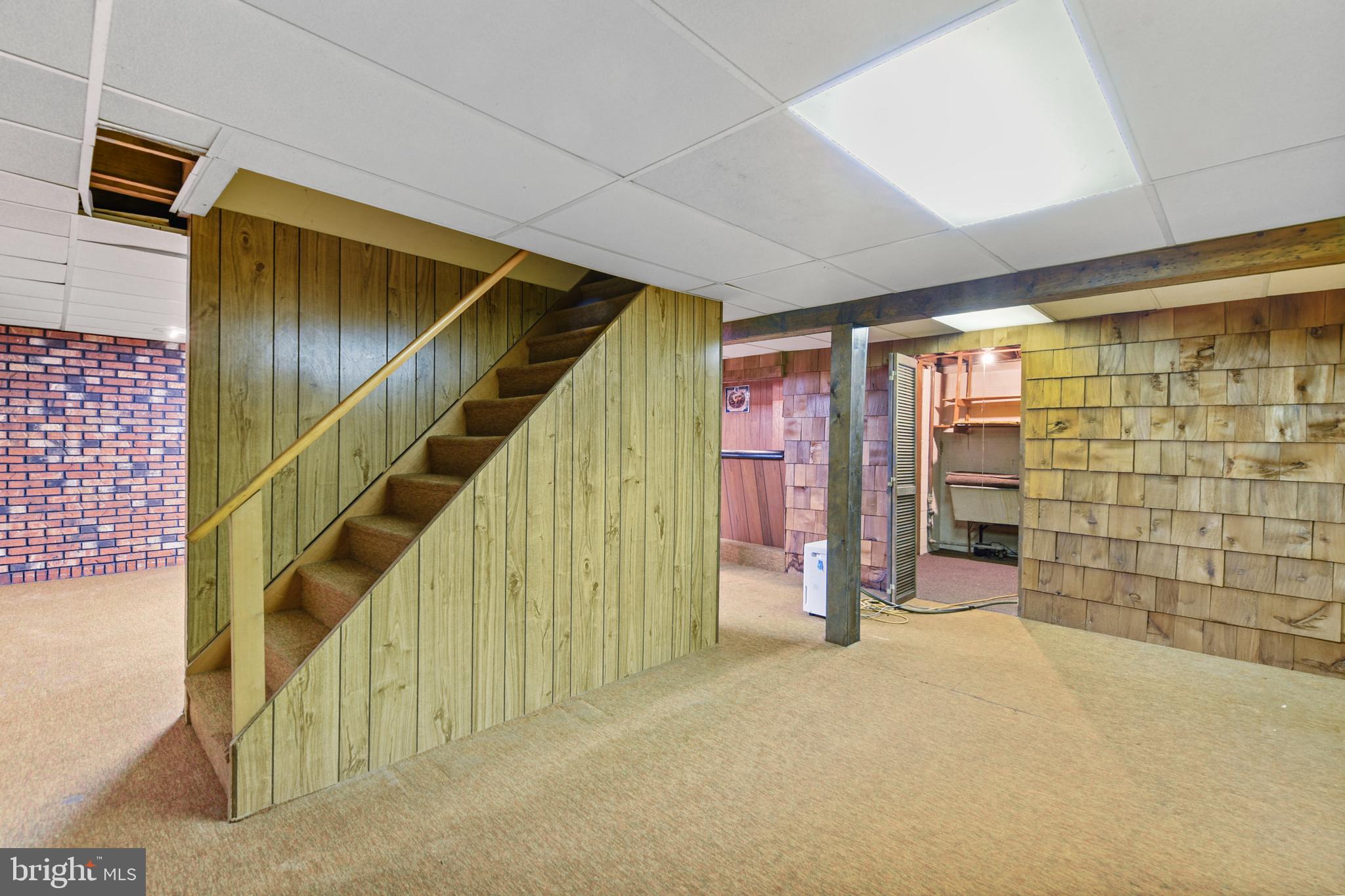 SUNSET KNOLL - Residential