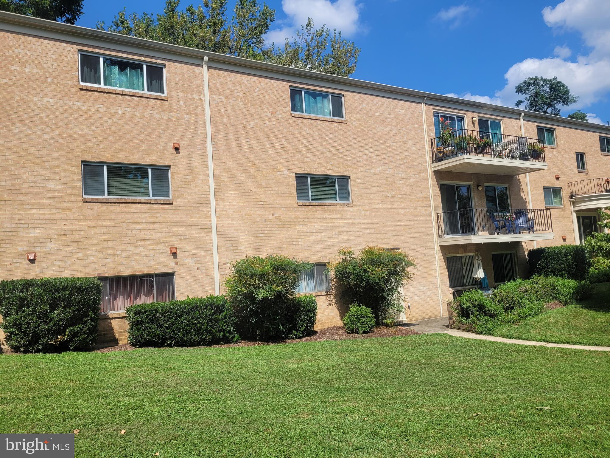 PARKSIDE CONDOMINIUMS - Residential