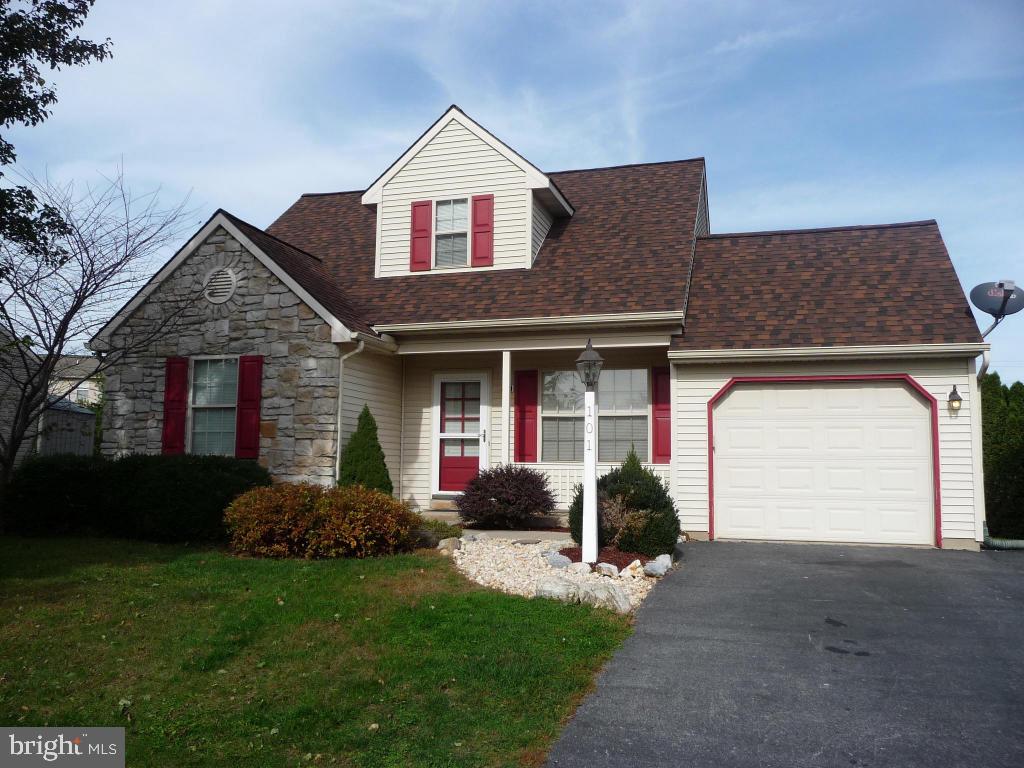 Fantastic value in nice neighborhood. Open living & dining w-wood laminate flooring, 1st floor master bedroom, finished family room, & 4th bedroom or office in basement. Backs up to common playground. Easy commute to Lancaster and York