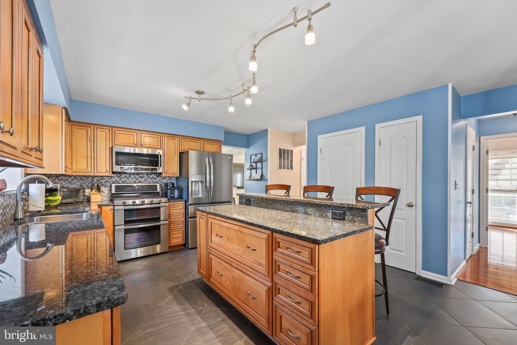 SHERATON HILLS SOUTH - Residential