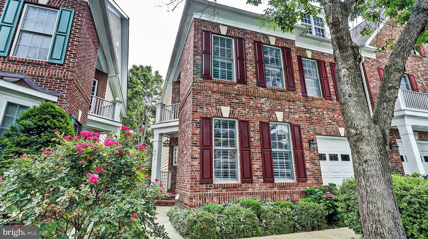Open House Sunday August 30th, 1 - 3pm.  Much sought after Chancery Park subdivision in Fairfax. Short driving distance from Fairfax City, GMU and Providence Park. Duet townhouse living with the feel of a detached home. This home will WOW you with its portico entrance, high ceilings and 2 story foyer. 3,000 SQFT with refinished oak hardwood floors, plantation window treatments throughout. Great for entertaining with its open kitchen, deck and finished basement. Master bedroom is complete with 2 walk-in closets and remodeled tub and shower. Walk out basement with a bonus large storage room 14' x 12' and 1 car garage round out this beautiful home.