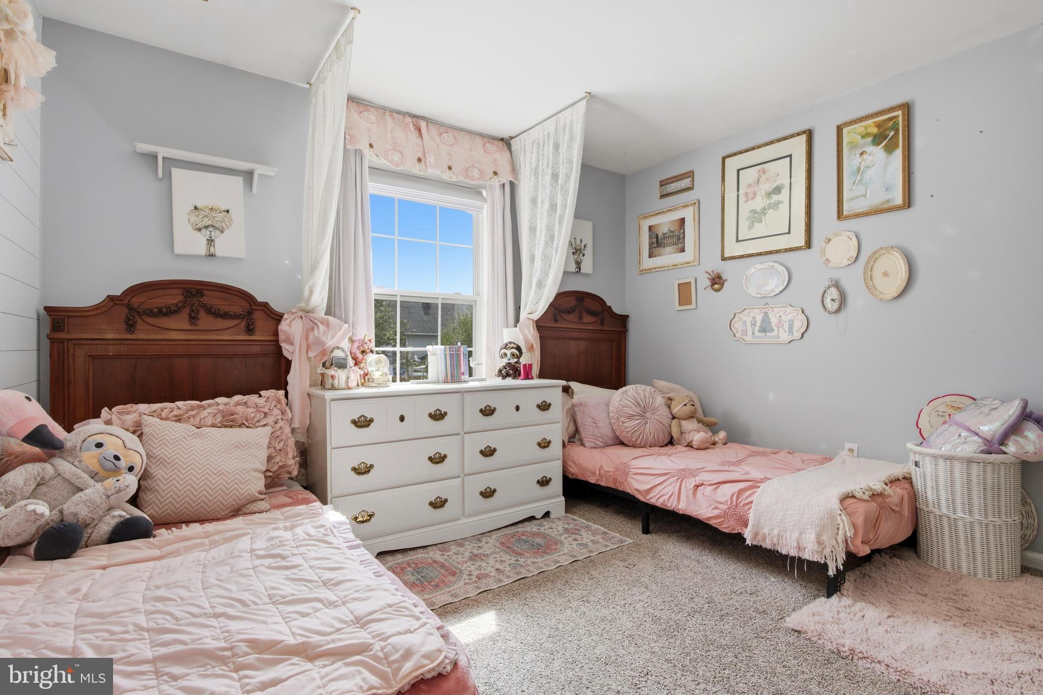 PEAR TREE VIL - Residential