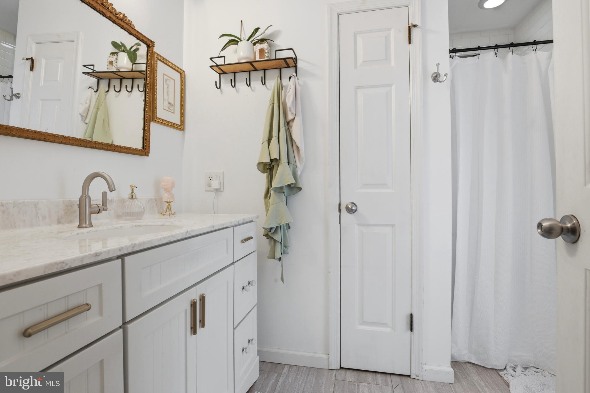 PEAR TREE VIL - Residential