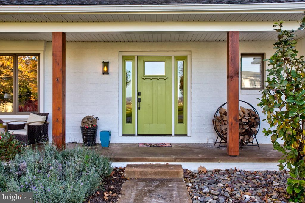 Photo of 1414 Knob Hill Drive, Lititz, PA 17543 (MLS # PALA2043806)