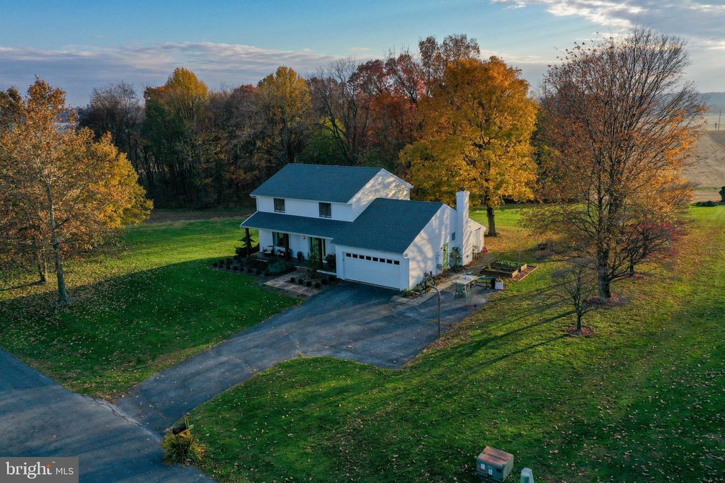 Photo of 1414 Knob Hill Drive, Lititz, PA 17543 (MLS # PALA2043806)