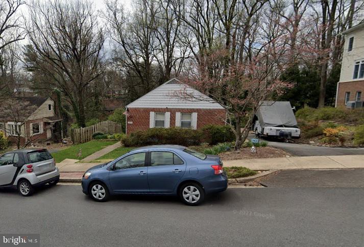 COUNTRY CLUB MANOR - Residential