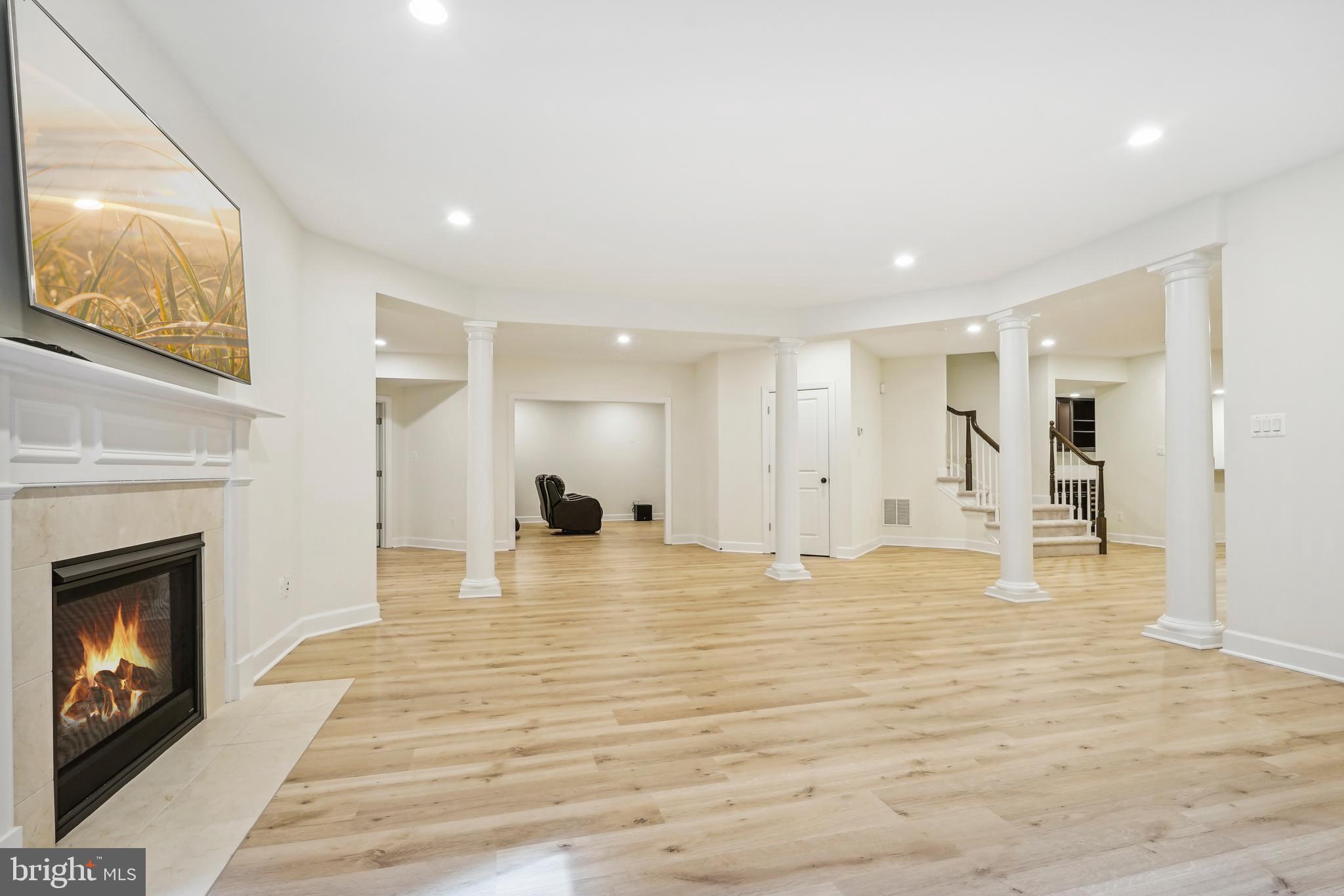 BROYHILL LANGLEY ESTATES - Residential