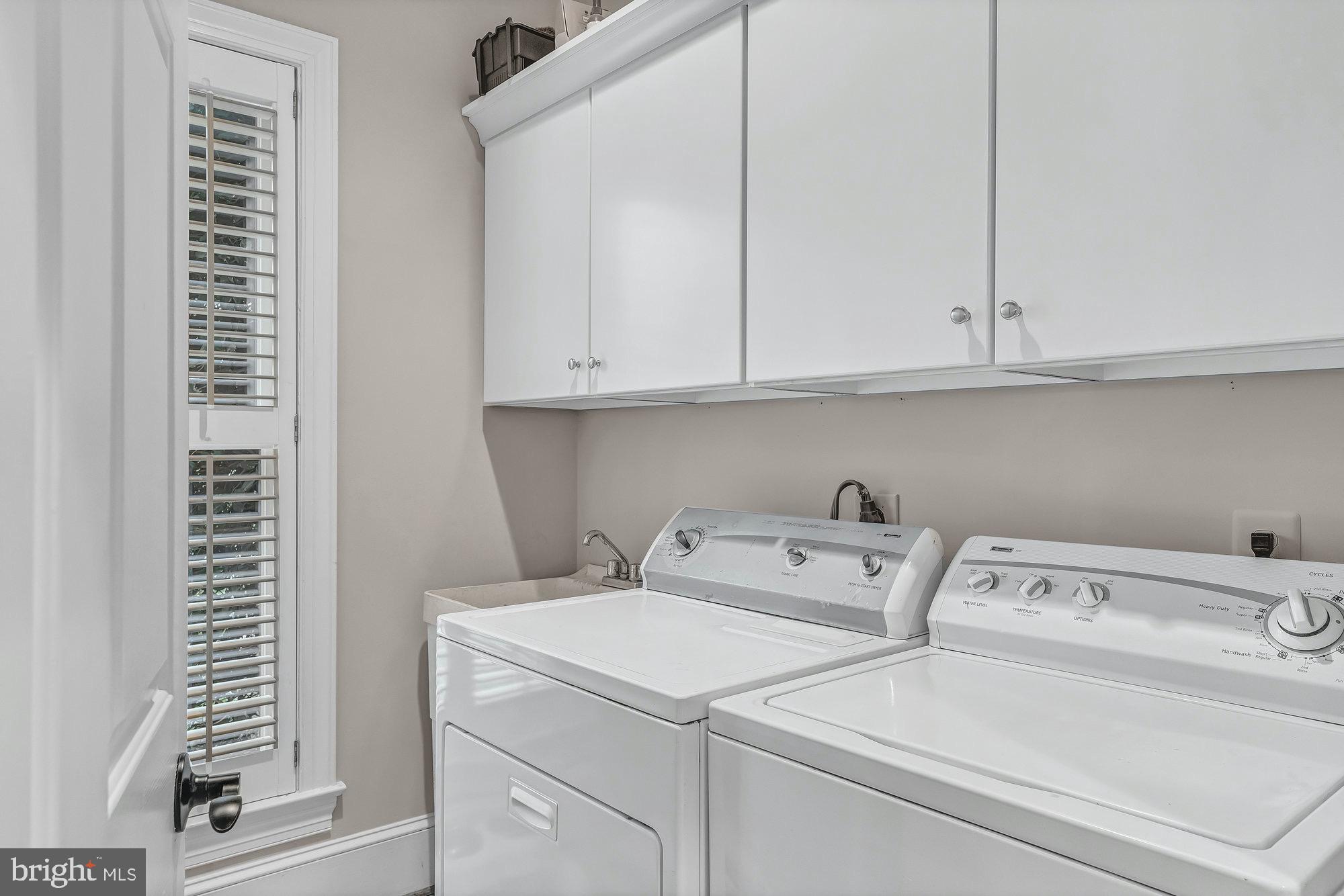 DOGWOOD KNOLLS - Residential