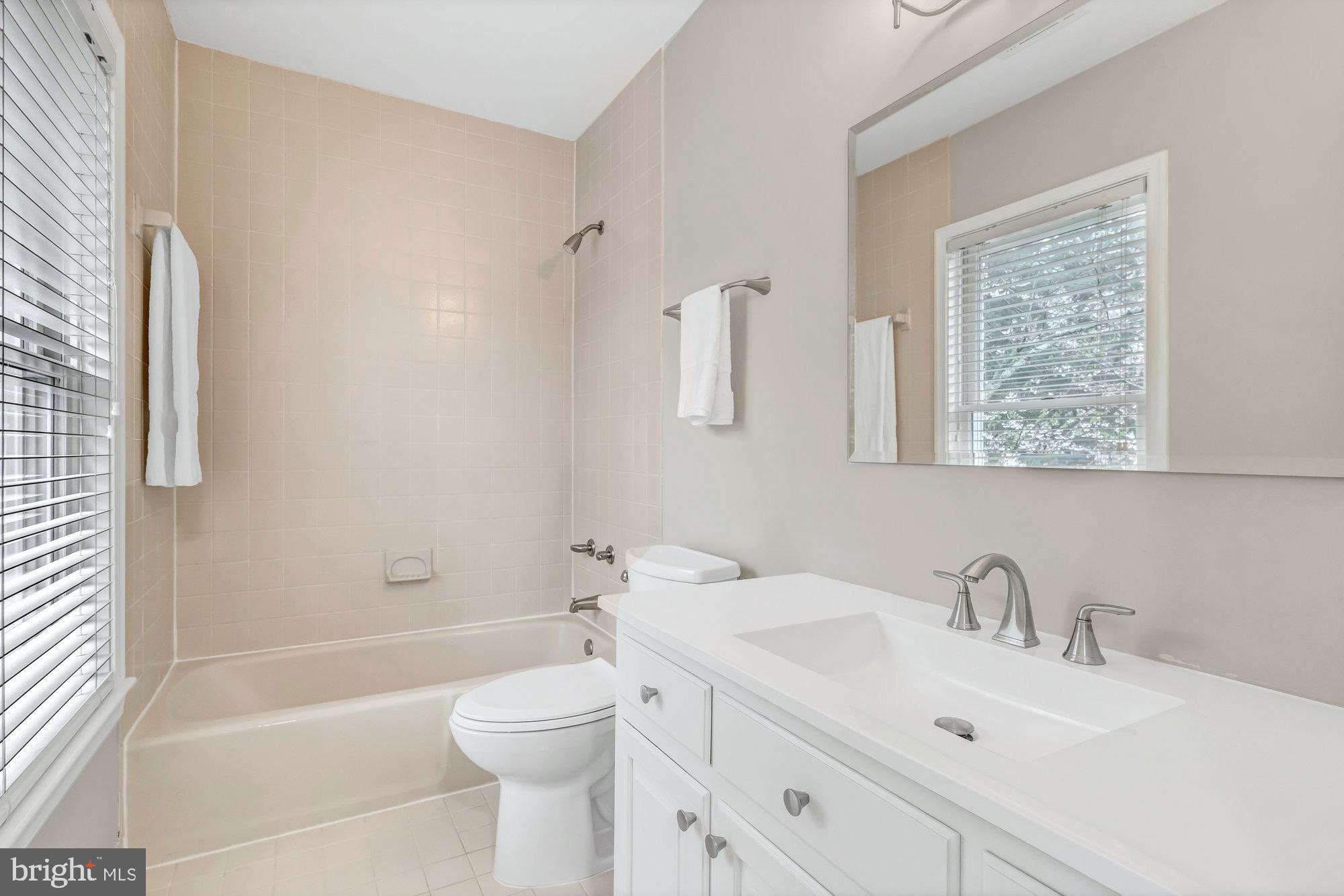 DOGWOOD KNOLLS - Residential