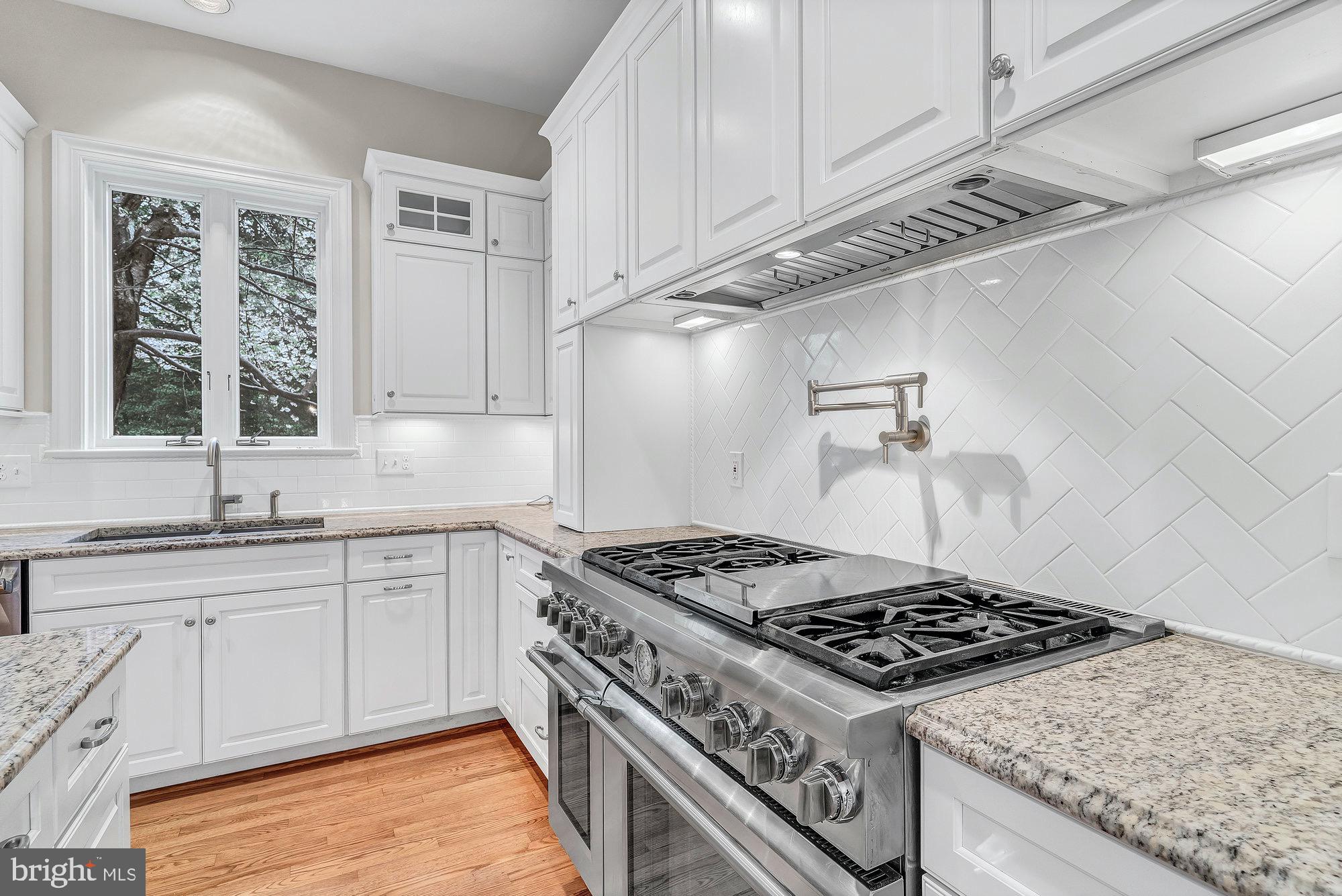 DOGWOOD KNOLLS - Residential