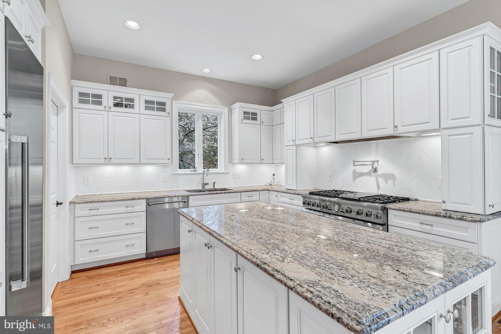 DOGWOOD KNOLLS - Residential