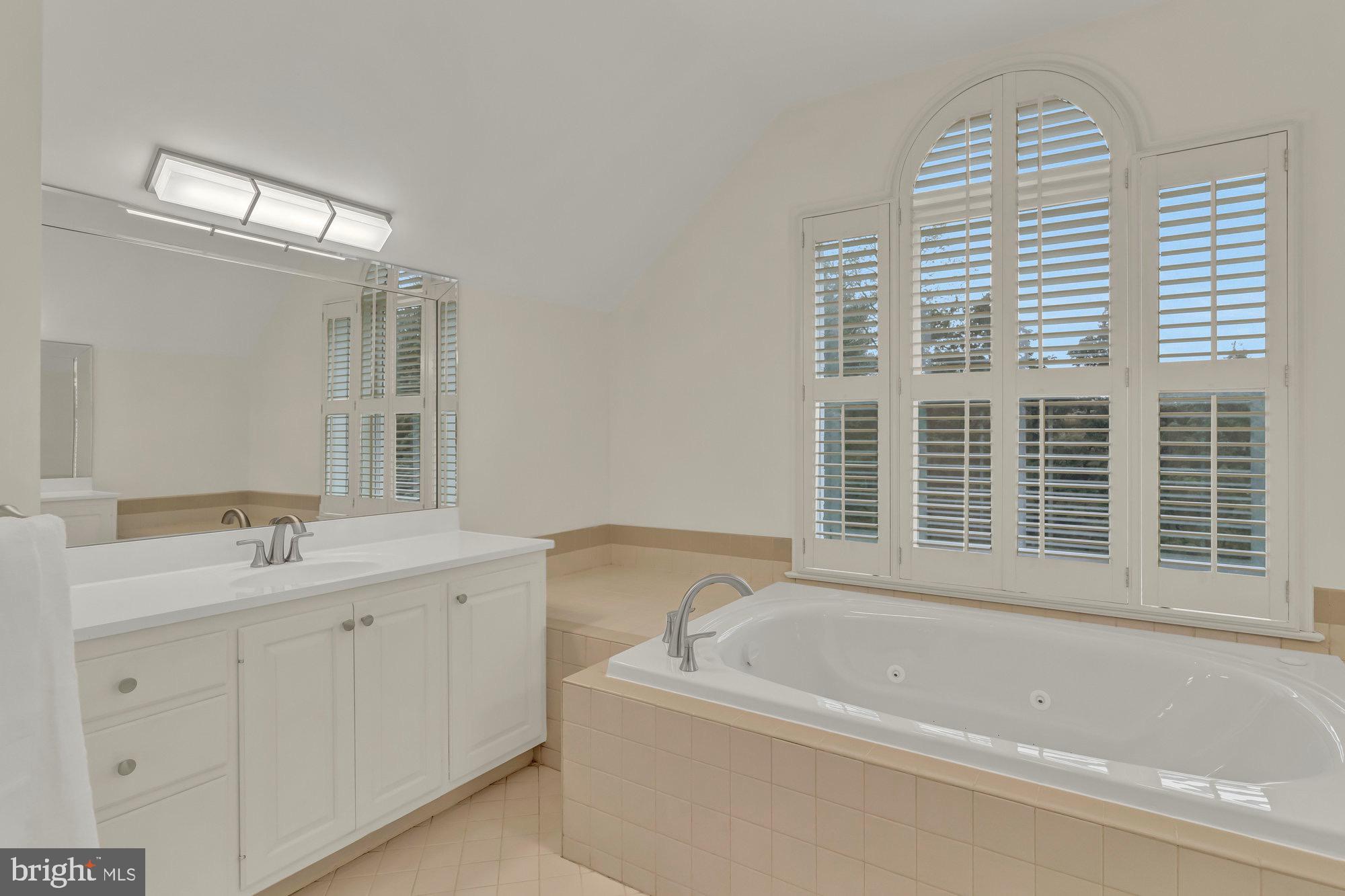 DOGWOOD KNOLLS - Residential