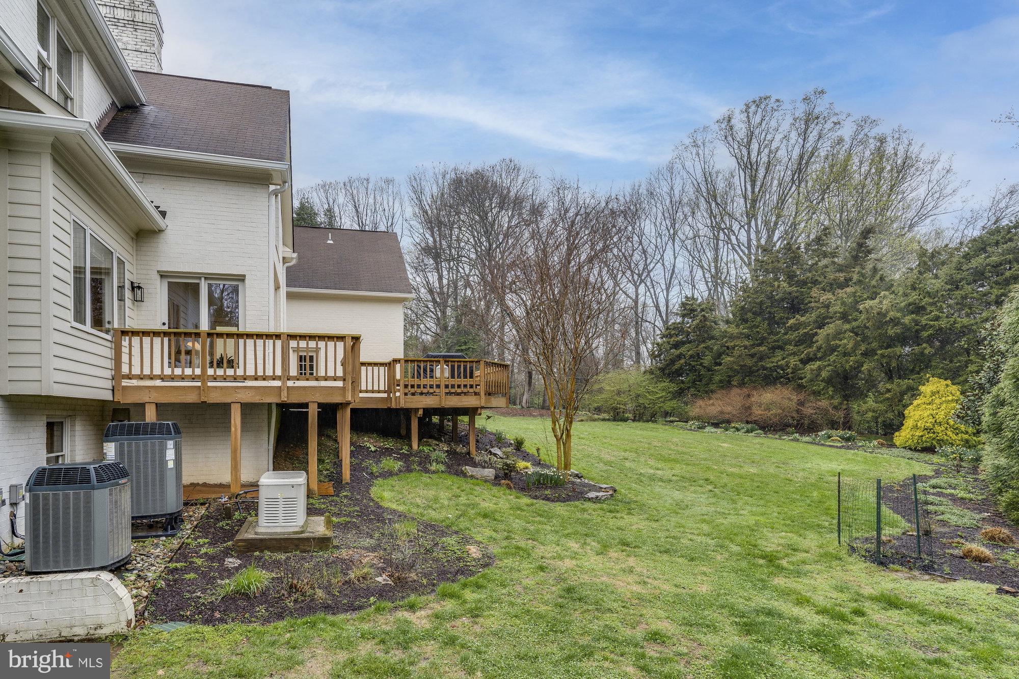 DOGWOOD KNOLLS - Residential