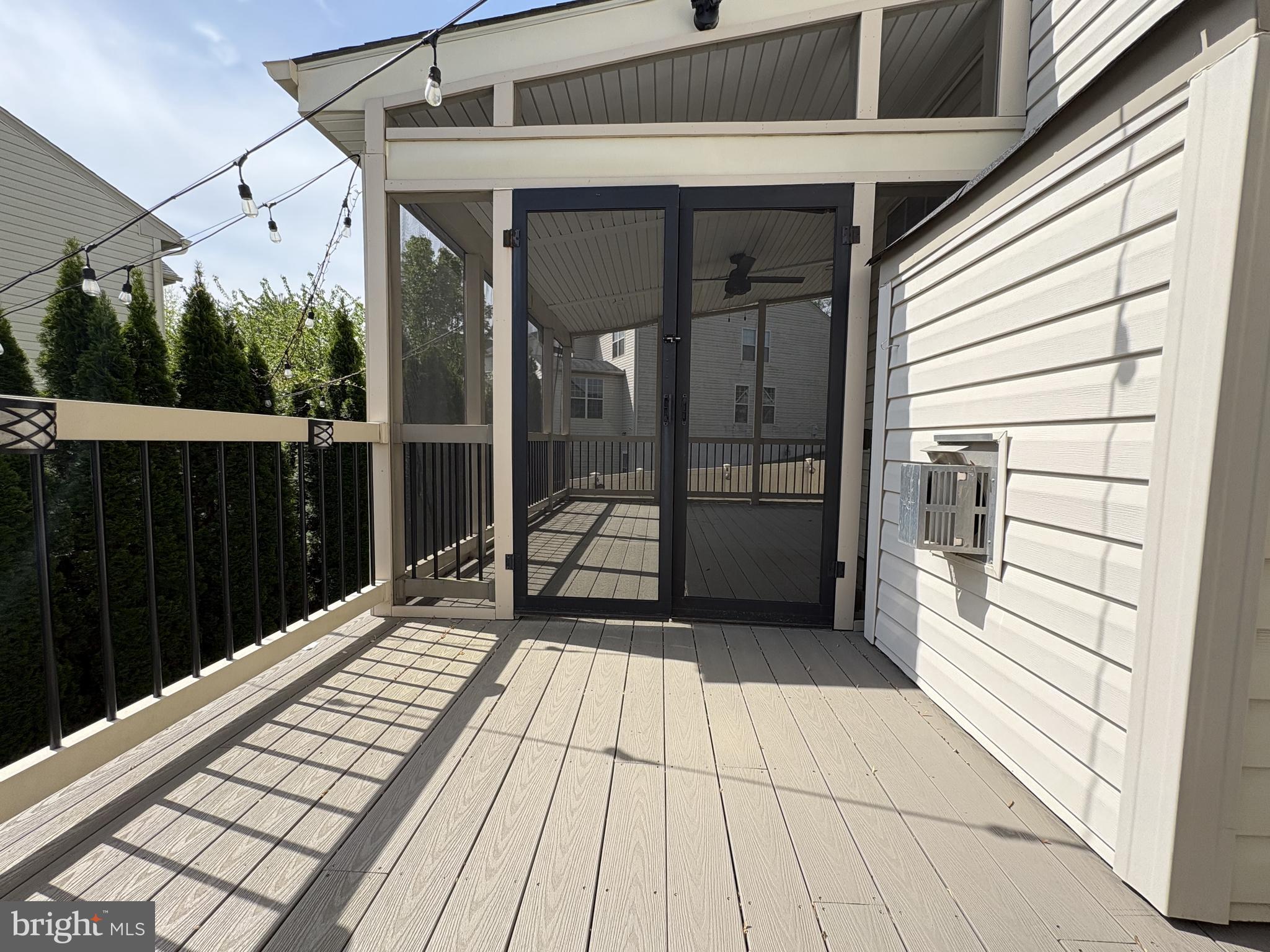 WOODMORE TOWNE CENTRE - Residential