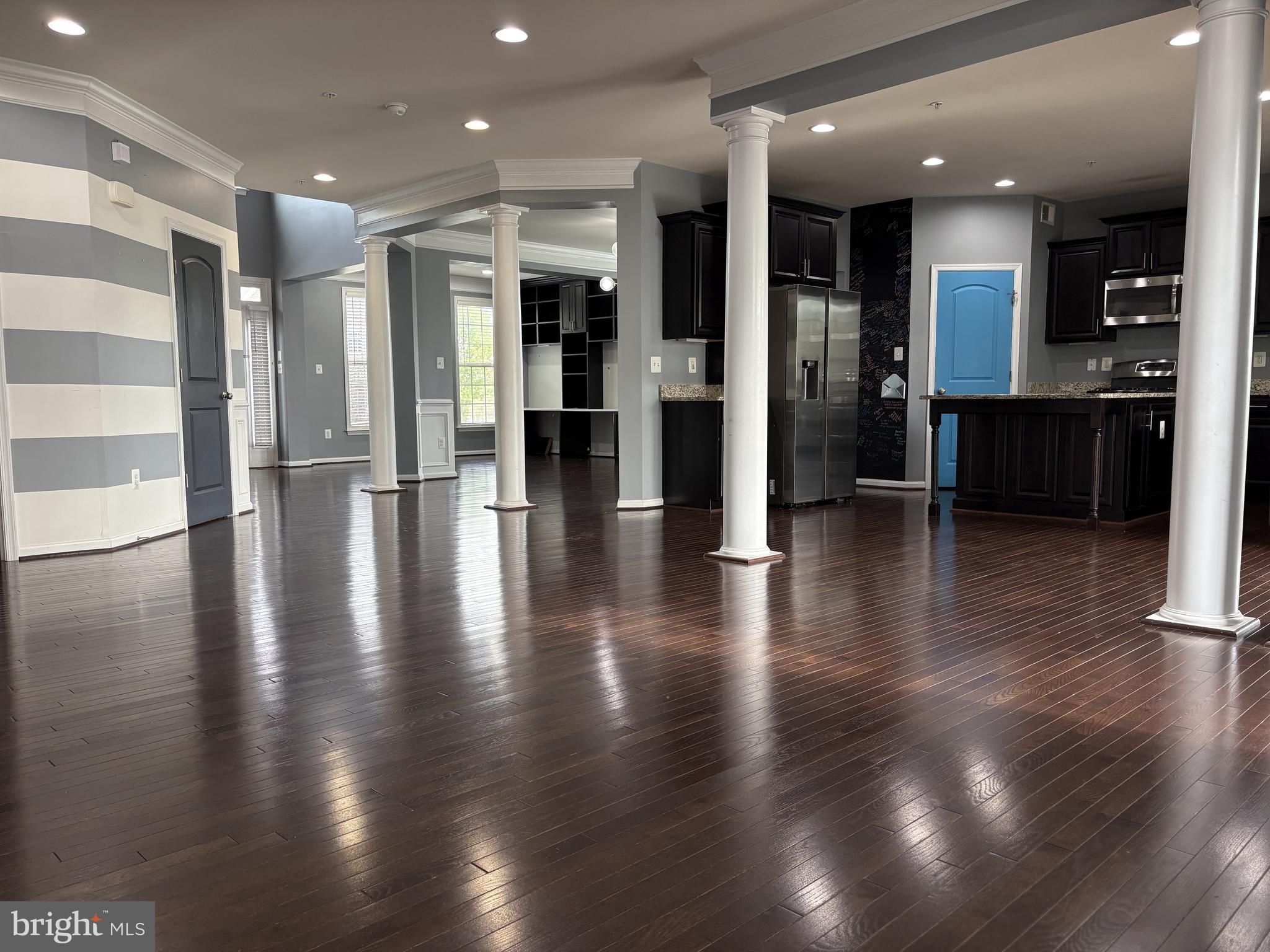 WOODMORE TOWNE CENTRE - Residential