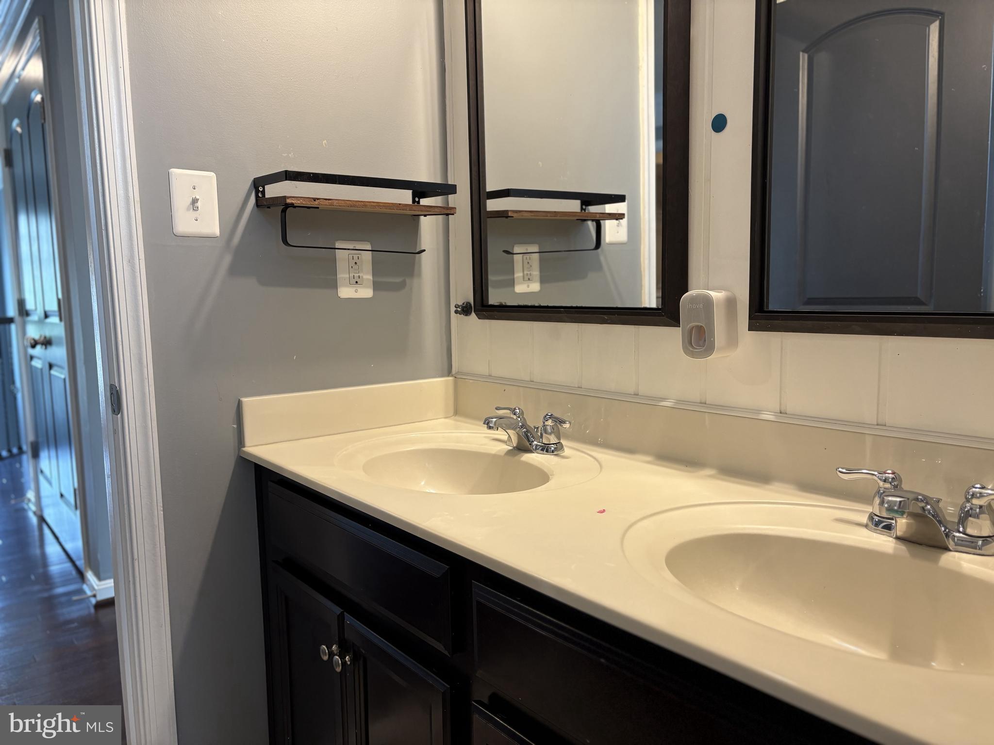 WOODMORE TOWNE CENTRE - Residential