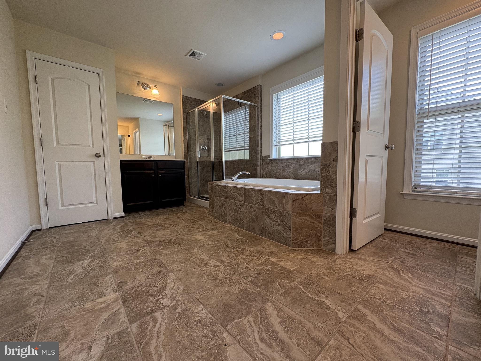 WOODMORE TOWNE CENTRE - Residential