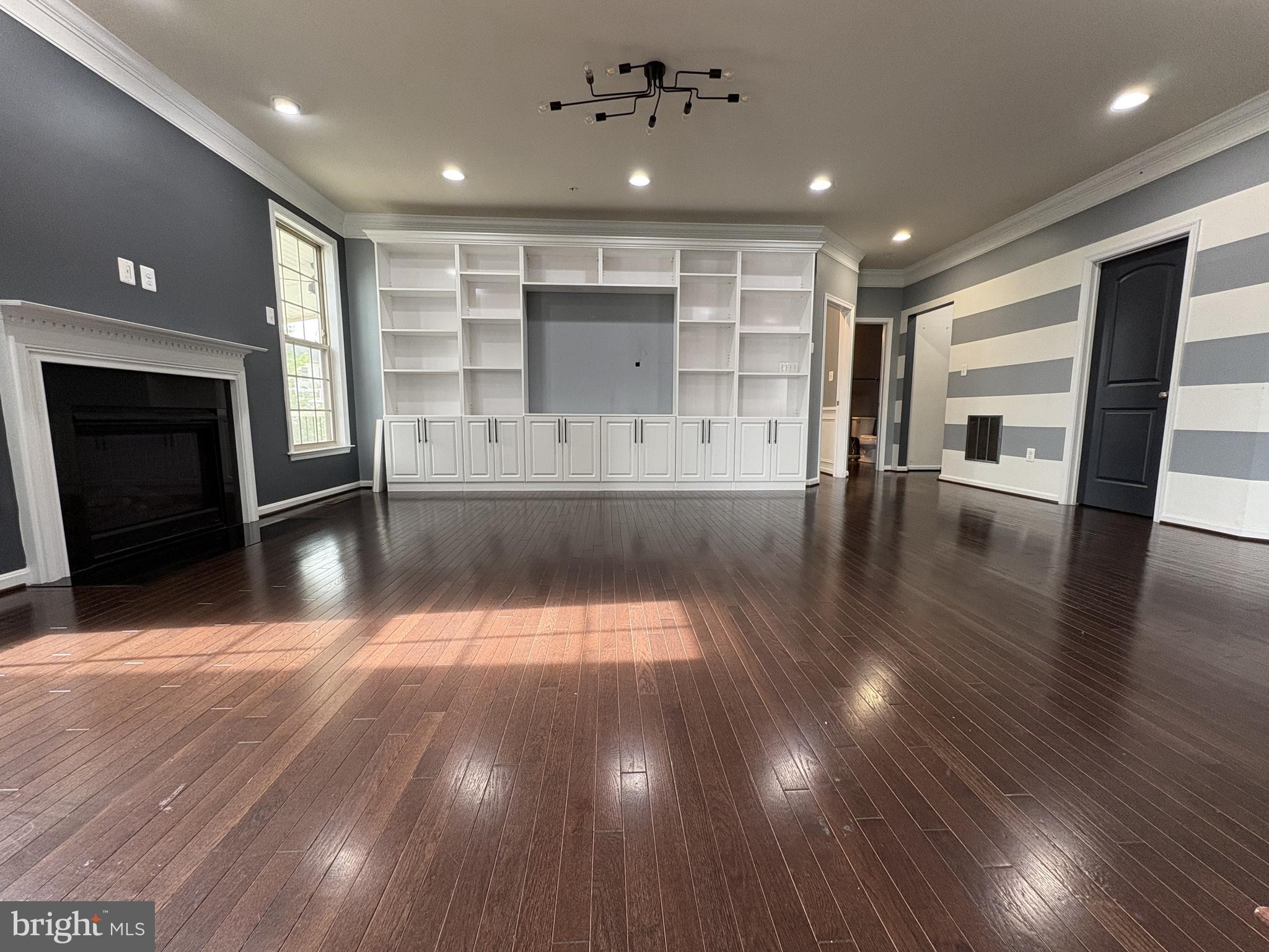 WOODMORE TOWNE CENTRE - Residential