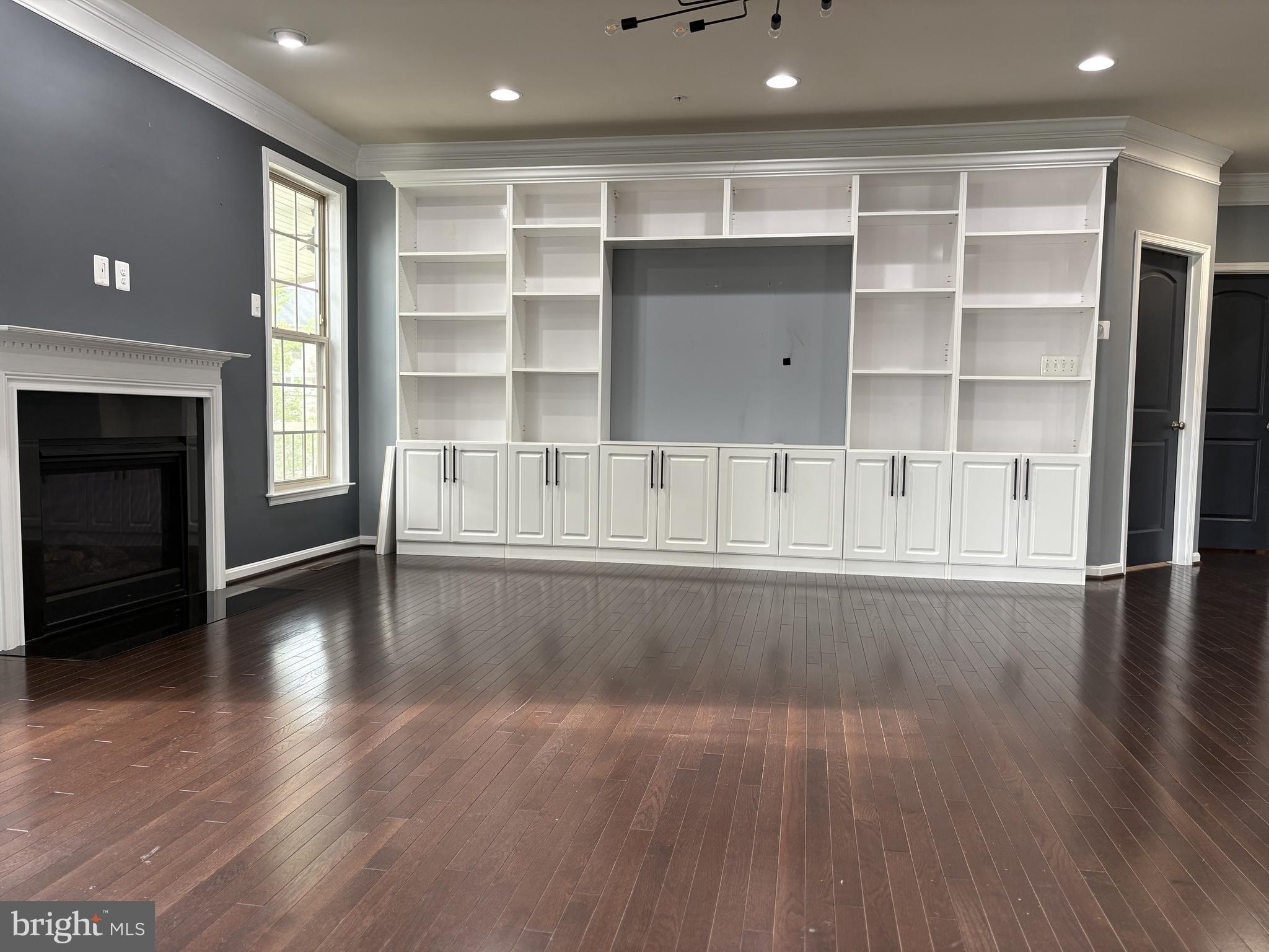 WOODMORE TOWNE CENTRE - Residential