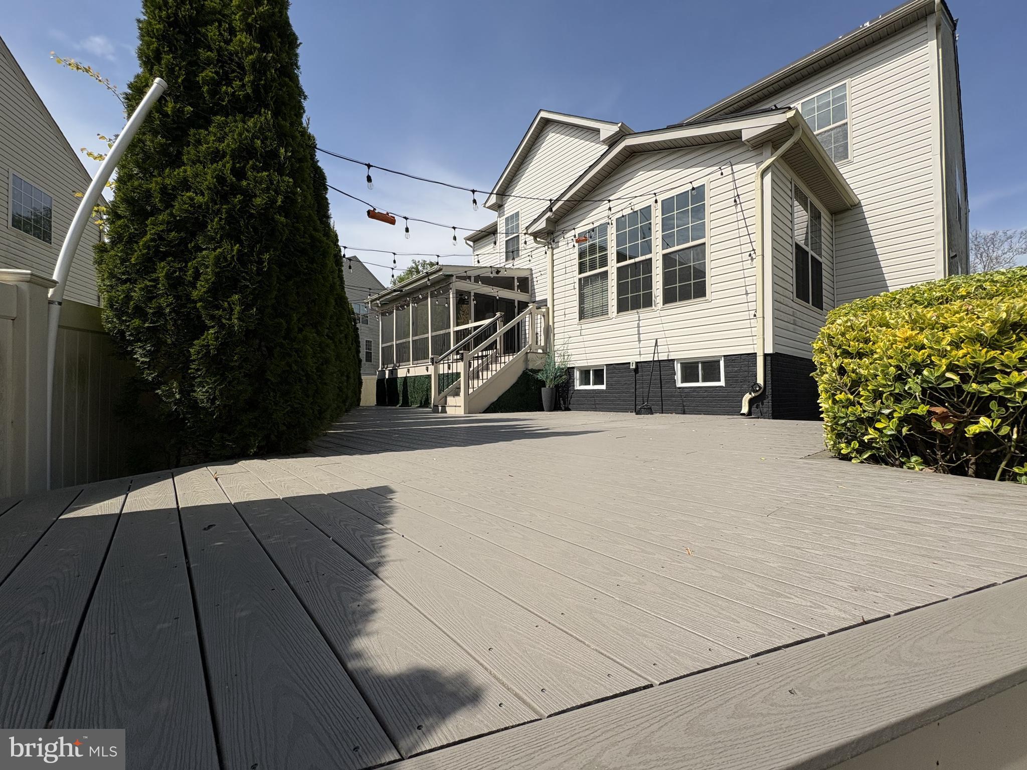 WOODMORE TOWNE CENTRE - Residential