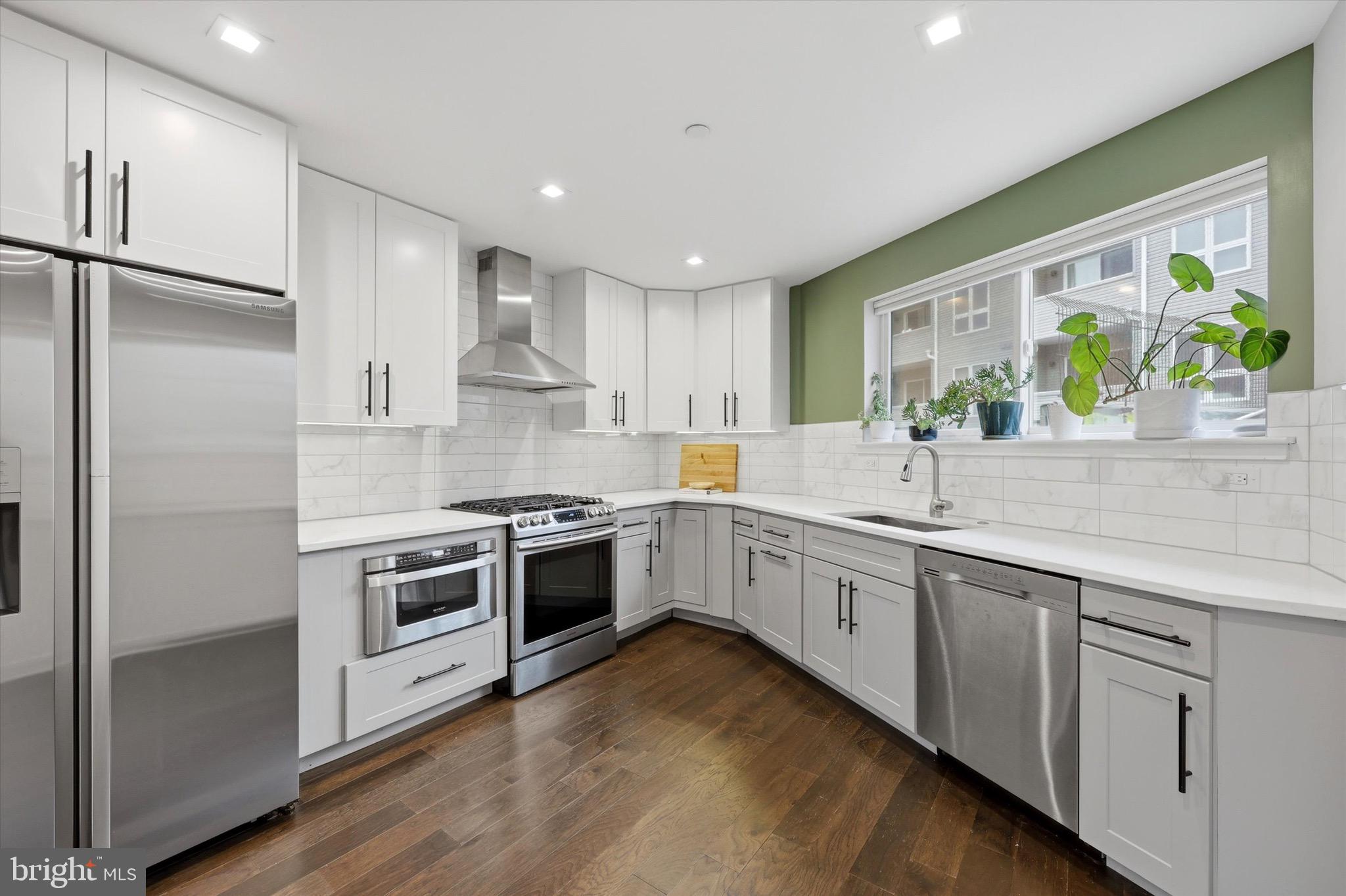 OLDE KENSINGTON - Residential